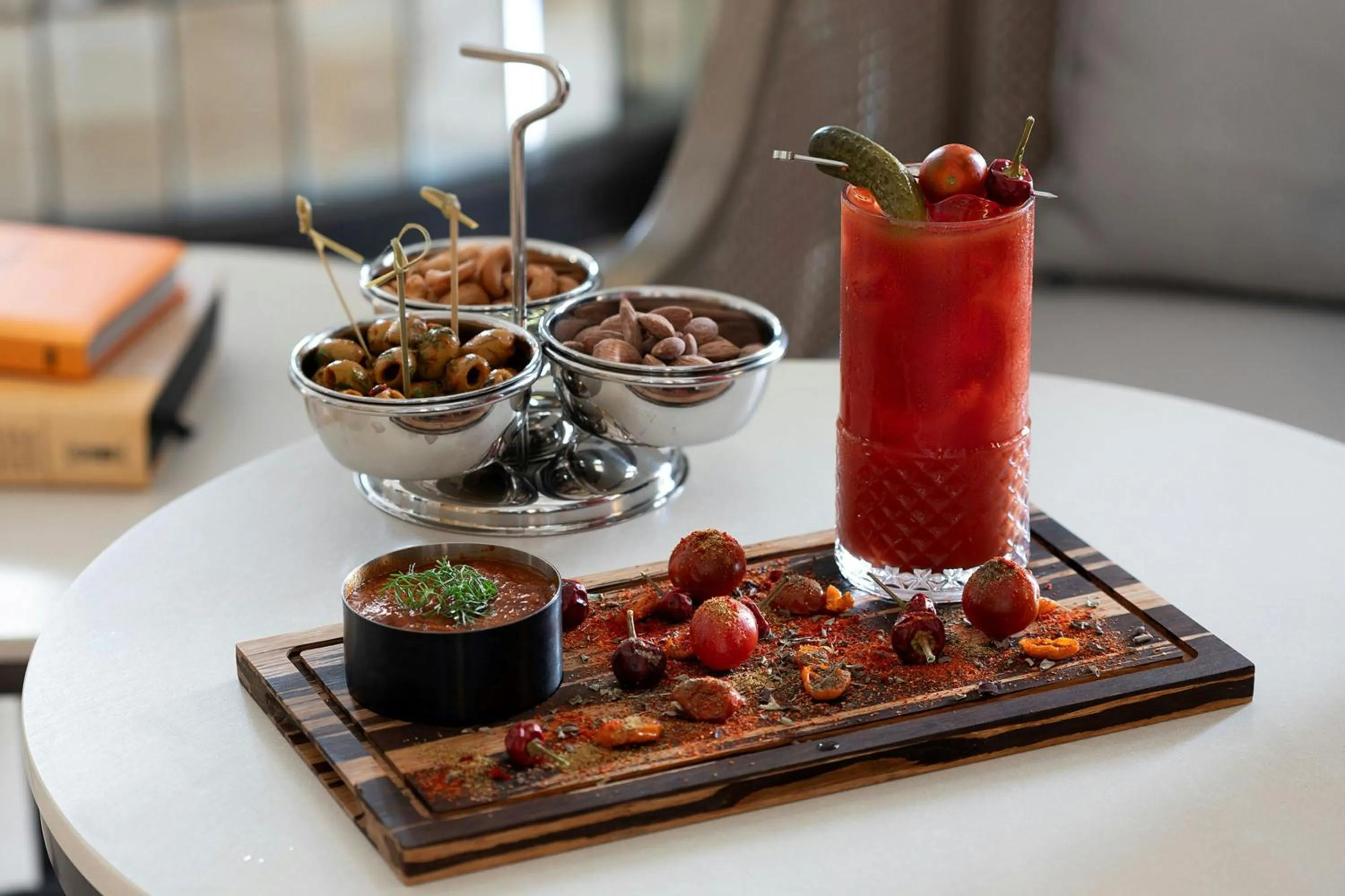 Lounge or bar in The St. Regis La Bahia Blanca Resort - Tamuda Bay