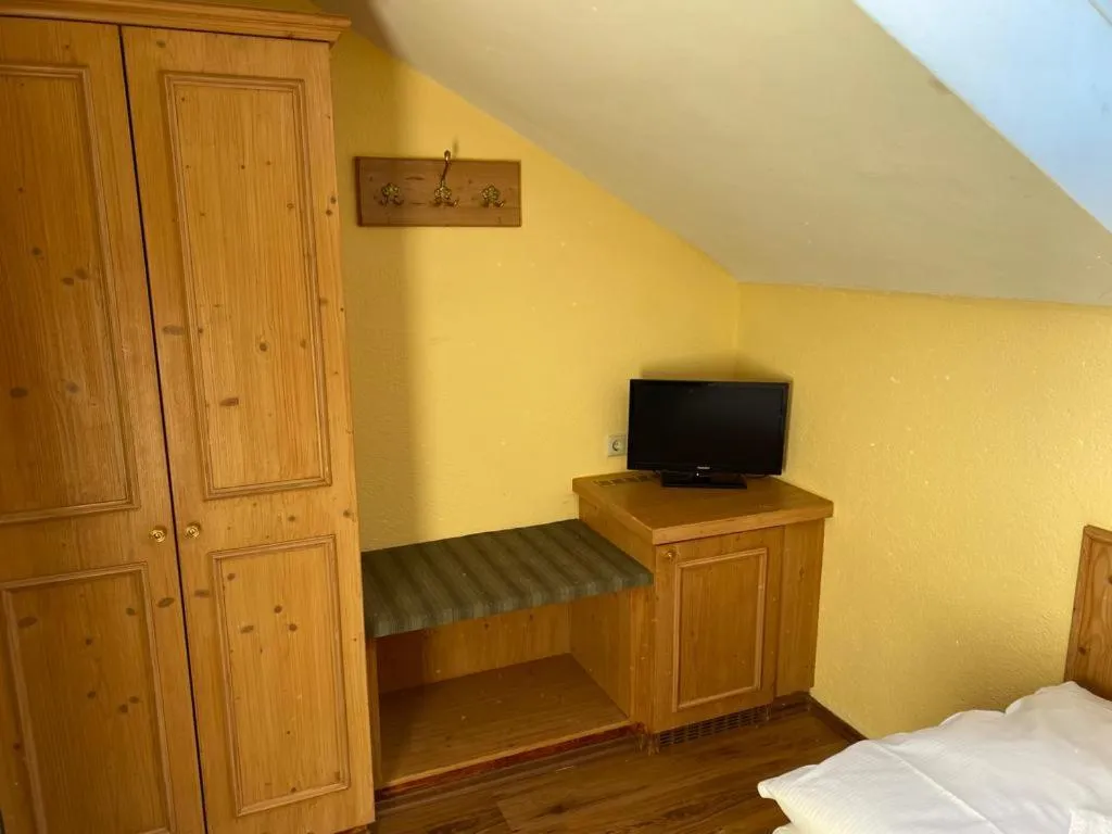 Bed in Landhotel Alte Post