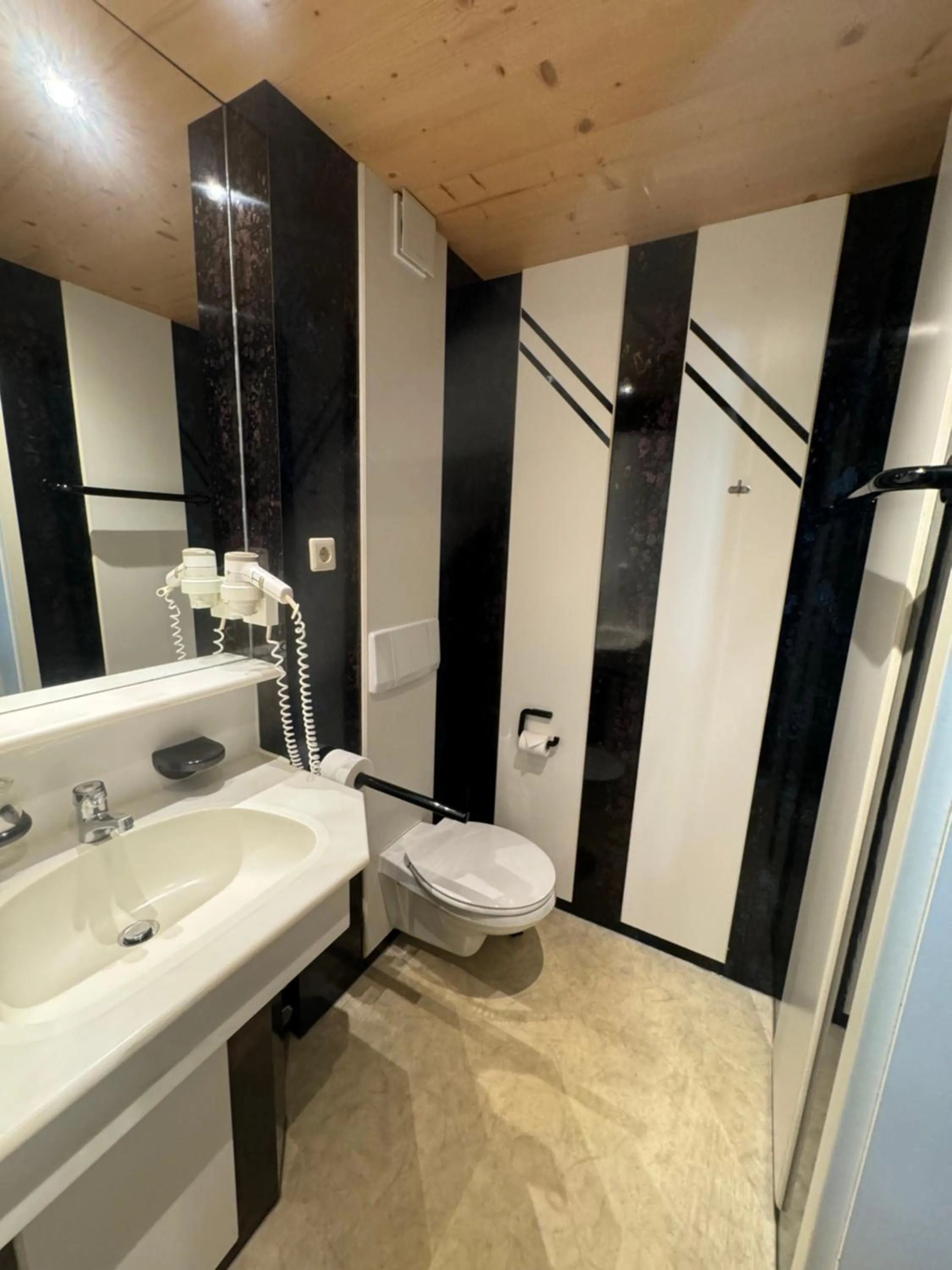 Bathroom in Landhotel Alte Post