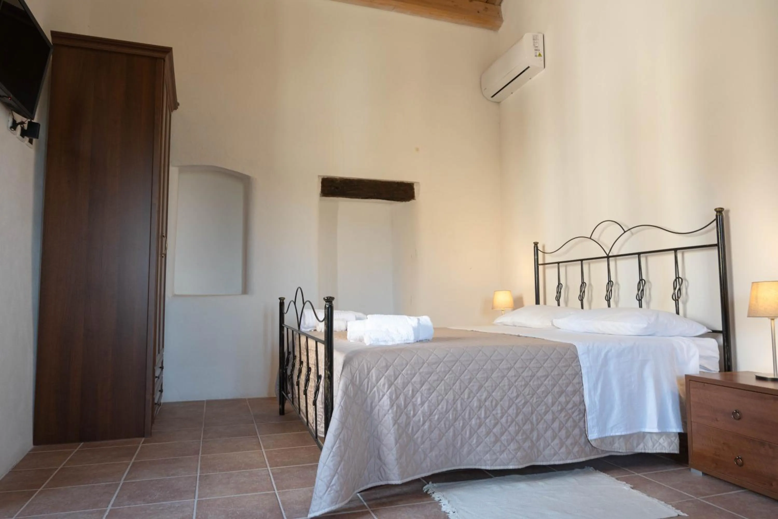 Bed in Il Paese Alberga!