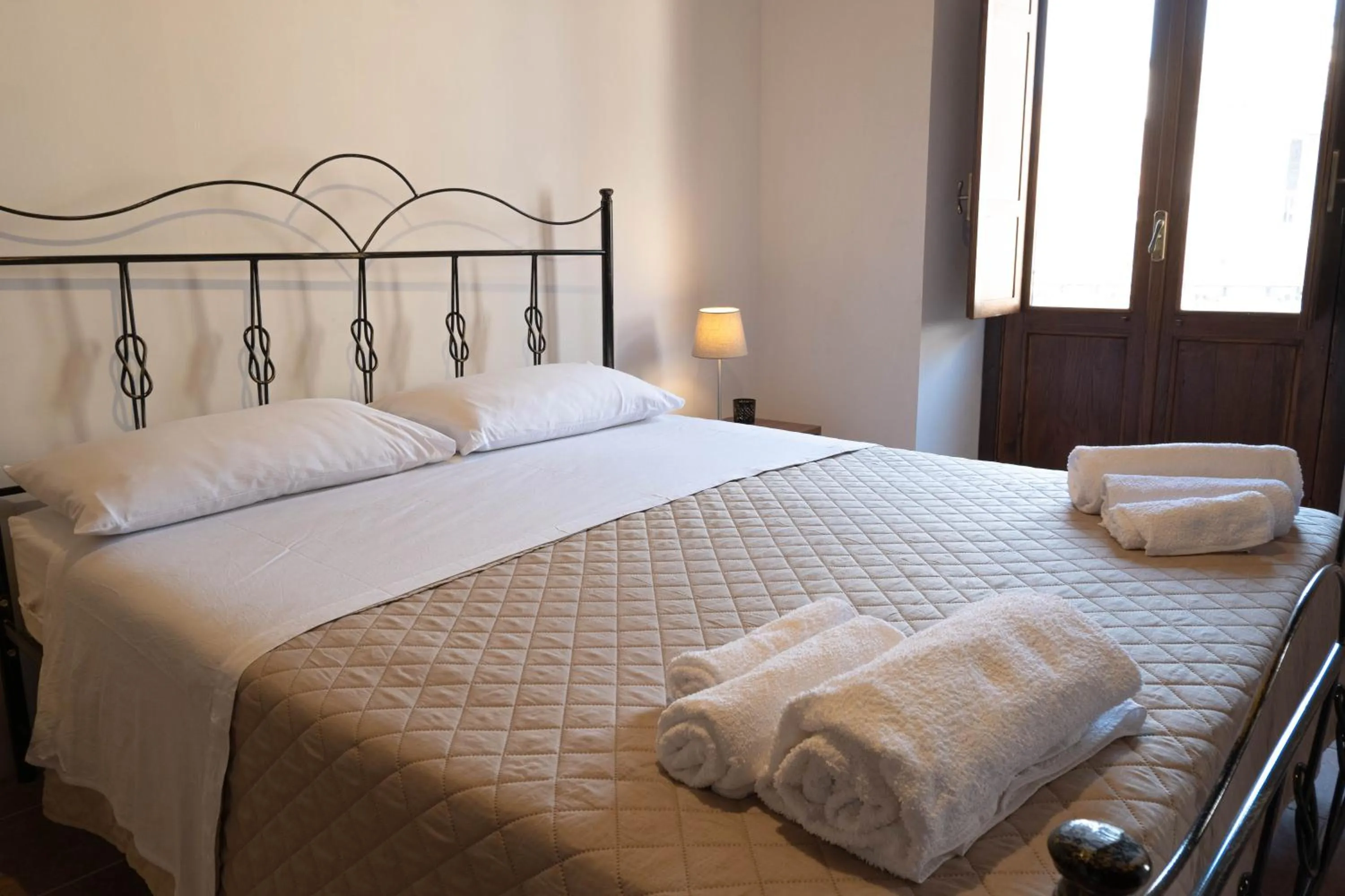 Bed in Il Paese Alberga!