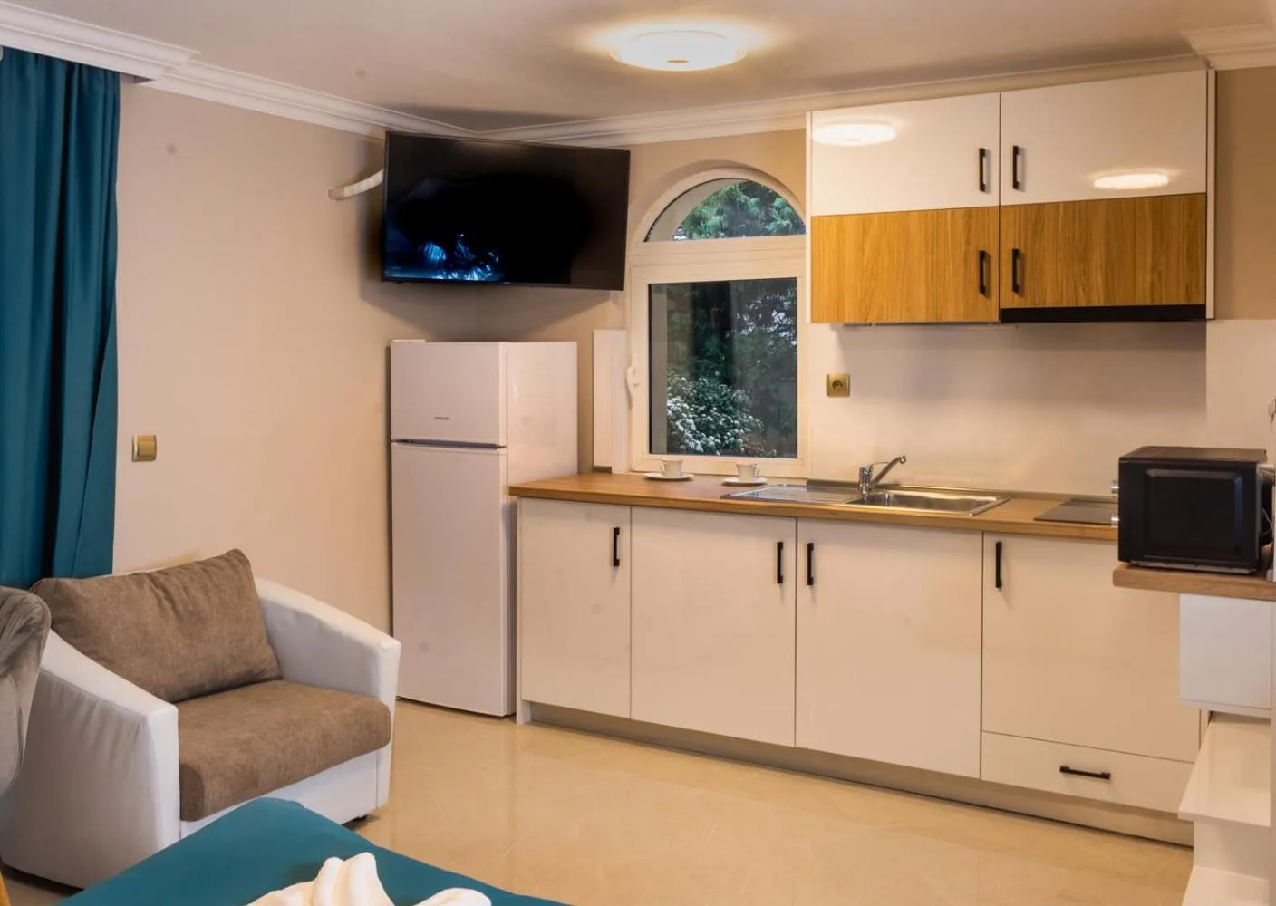 Living room in Vemara City Boutique Hotel-free parking