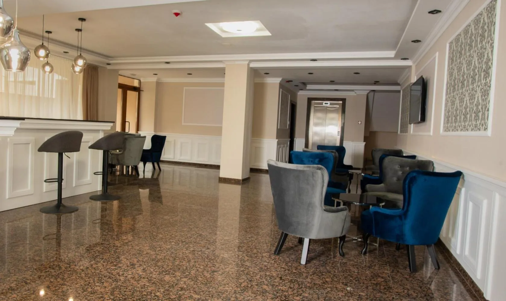 Lobby or reception in Vemara City Boutique Hotel-free parking