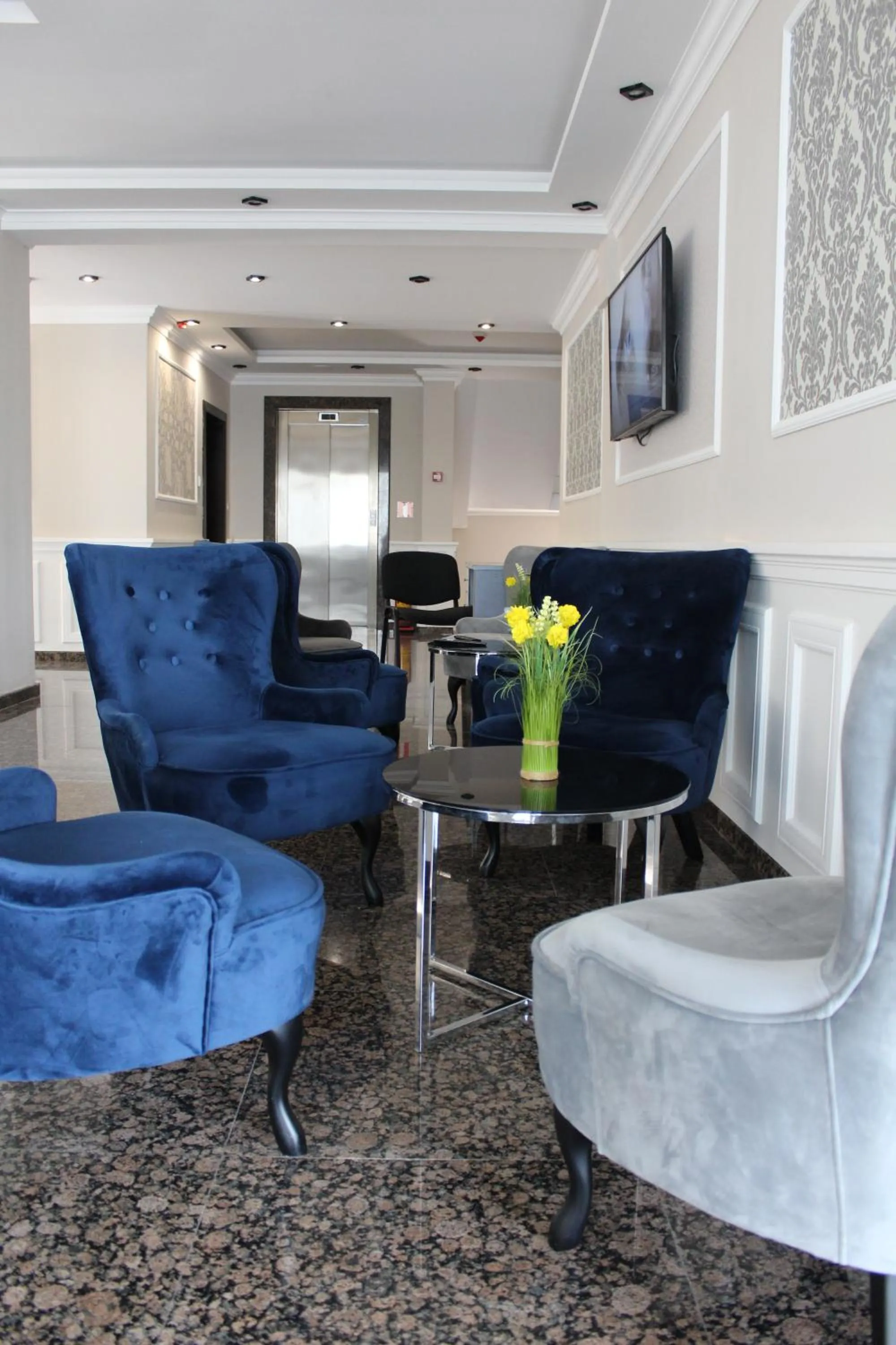 TV and multimedia in Vemara City Boutique Hotel-free parking