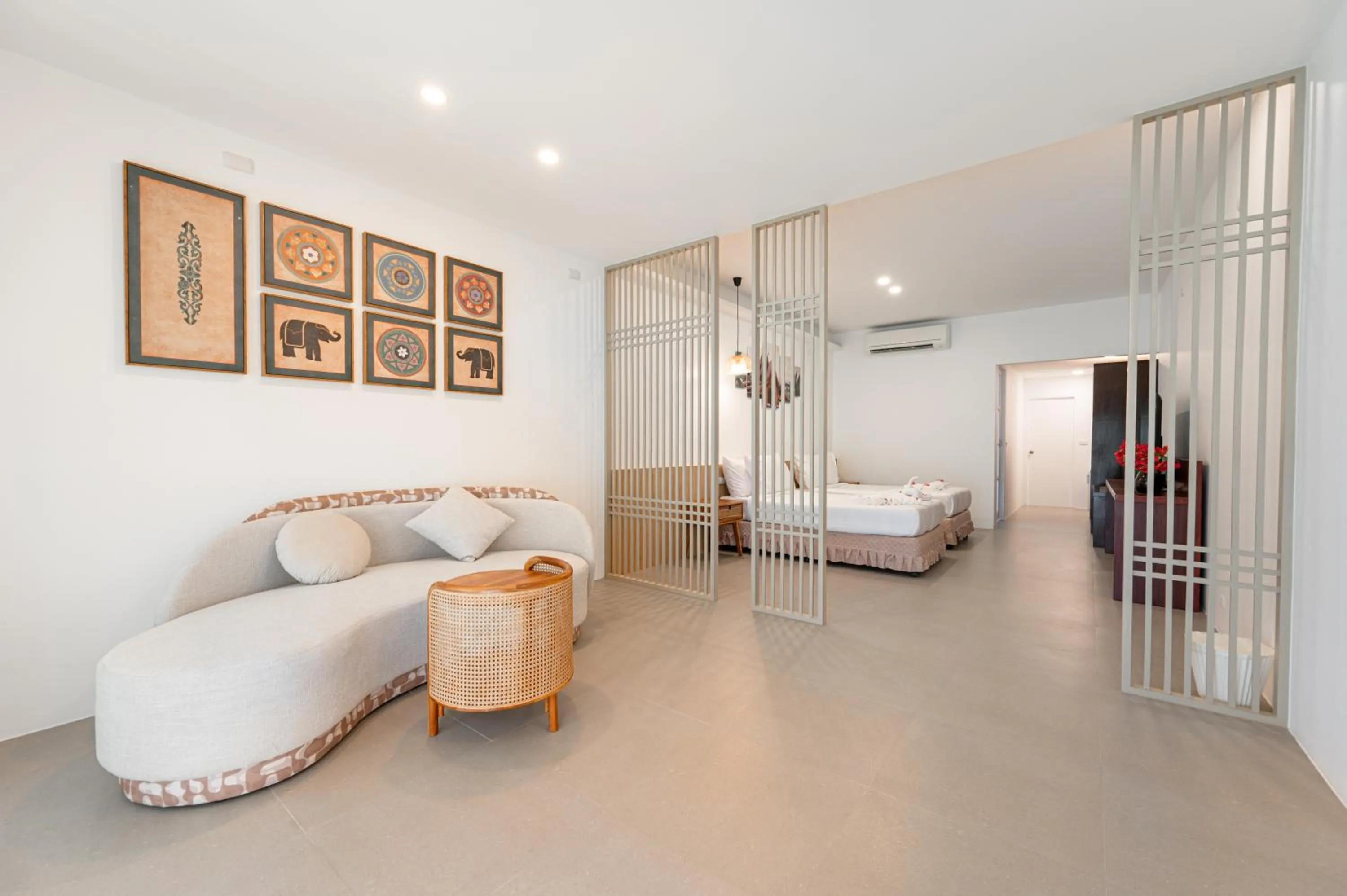 Living room, Bed in Ban Raya Resort and Spa