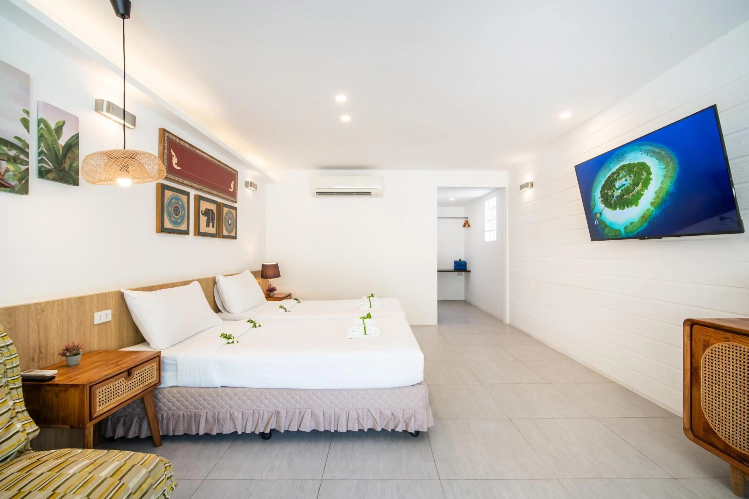 Photo of the whole room, Bed in Ban Raya Resort and Spa