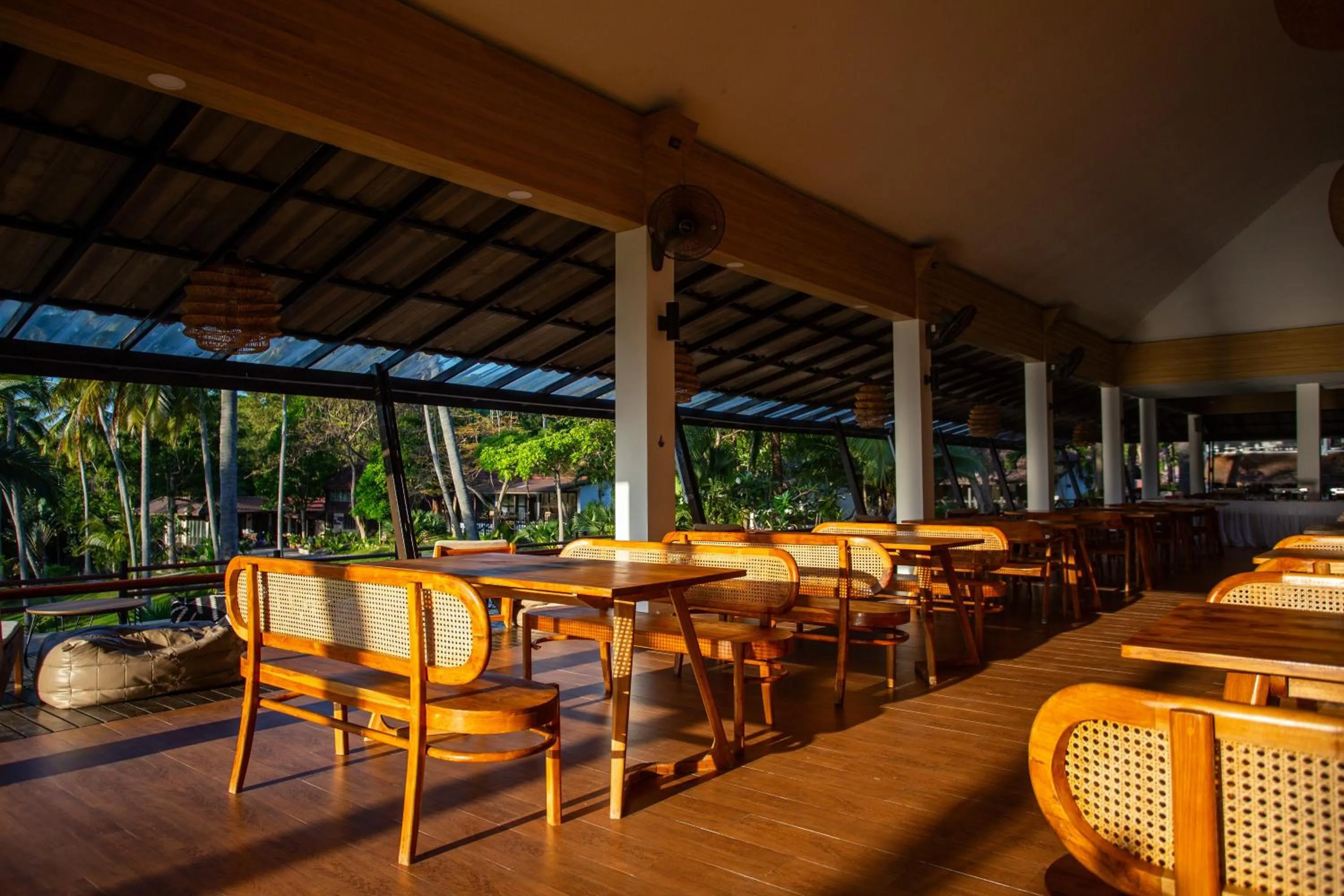 Restaurant/places to eat in Ban Raya Resort and Spa