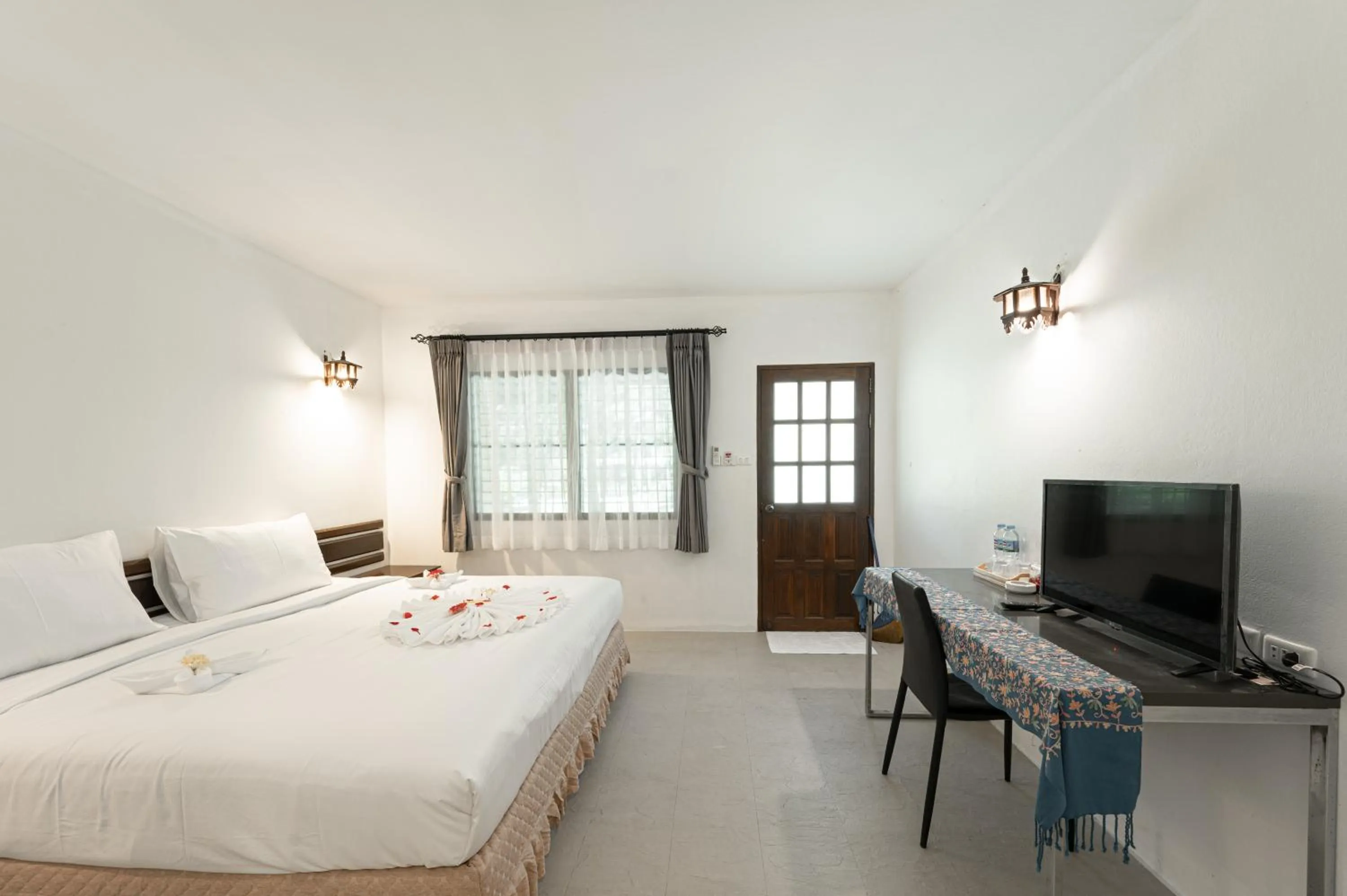 TV and multimedia, Bed in Ban Raya Resort and Spa