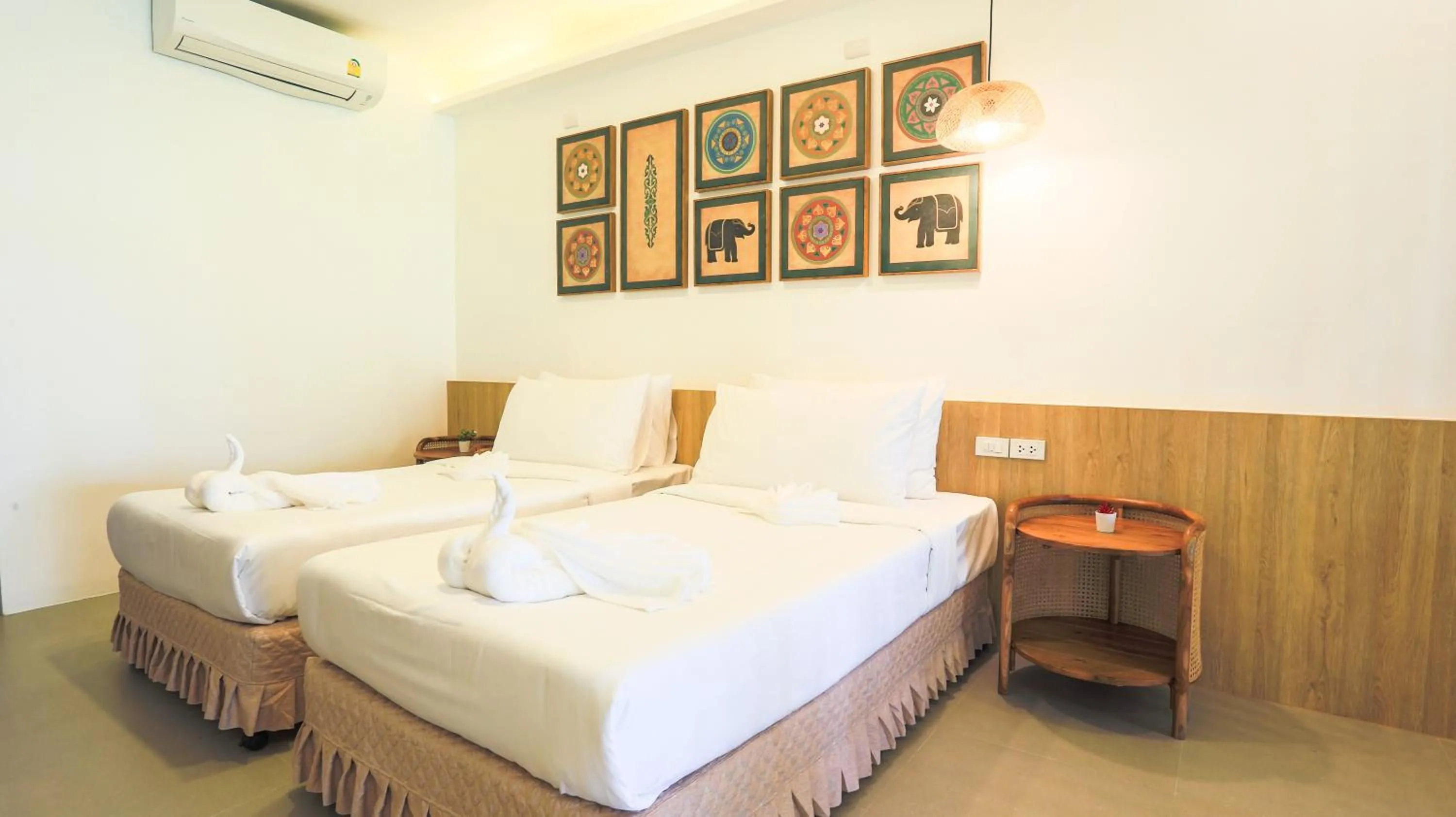 Bed in Ban Raya Resort and Spa