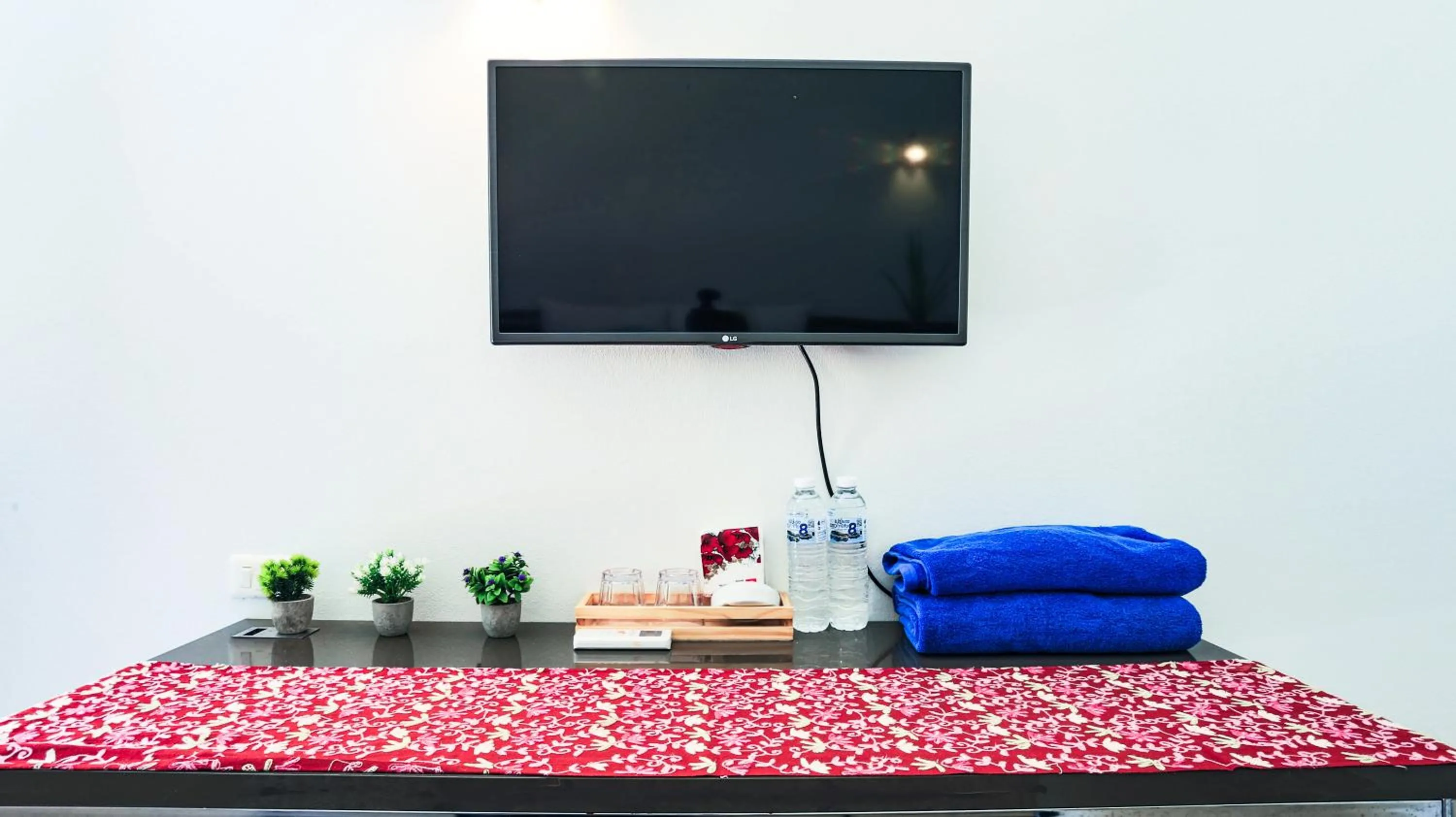 TV and multimedia in Ban Raya Resort and Spa