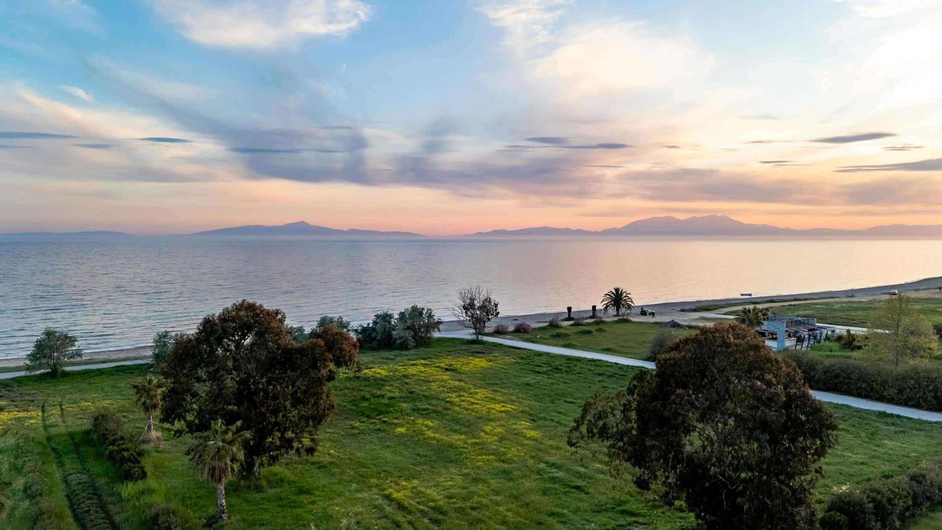 Beach in Nafsika Suites