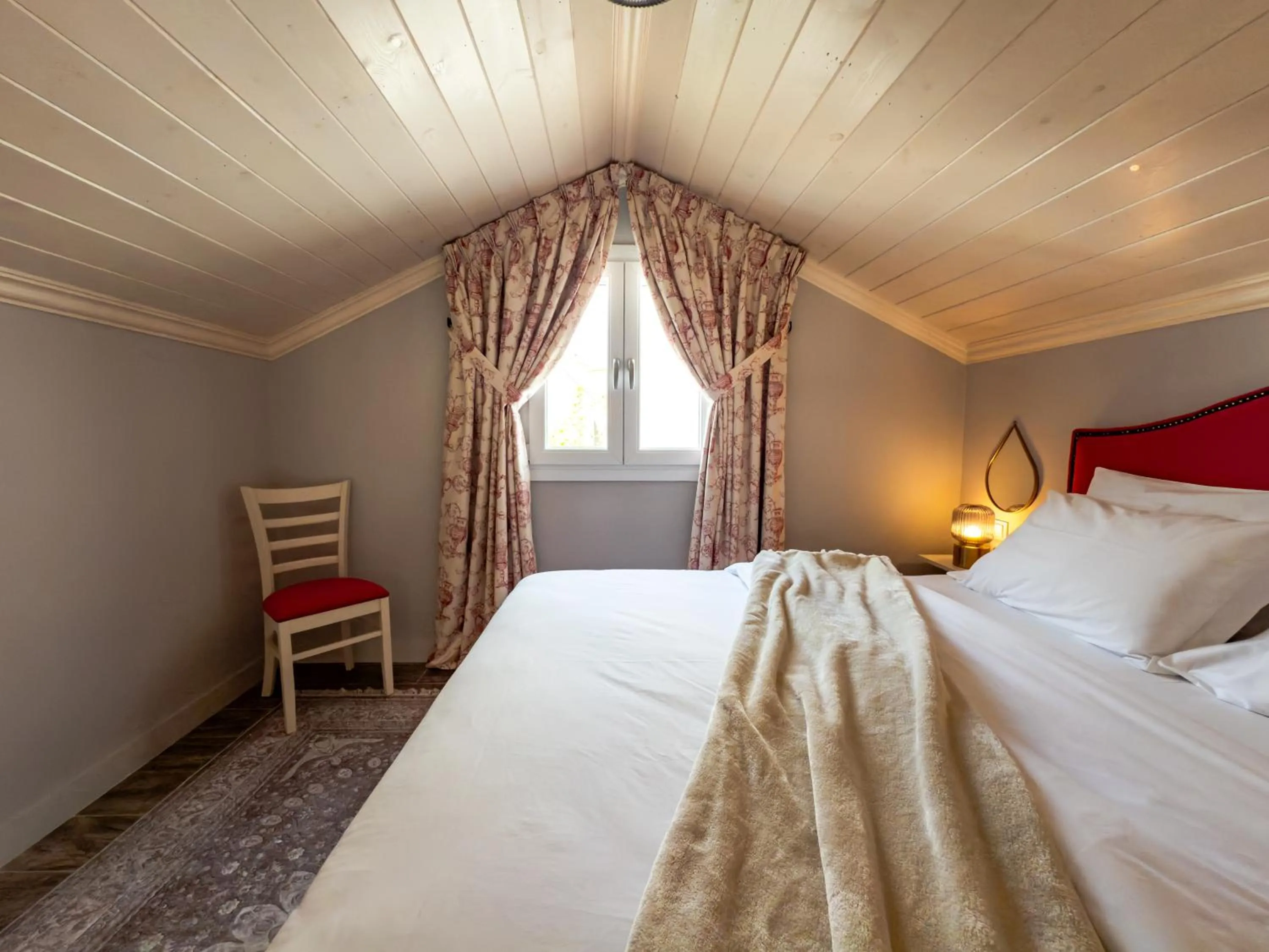 Bed in Nafsika Suites