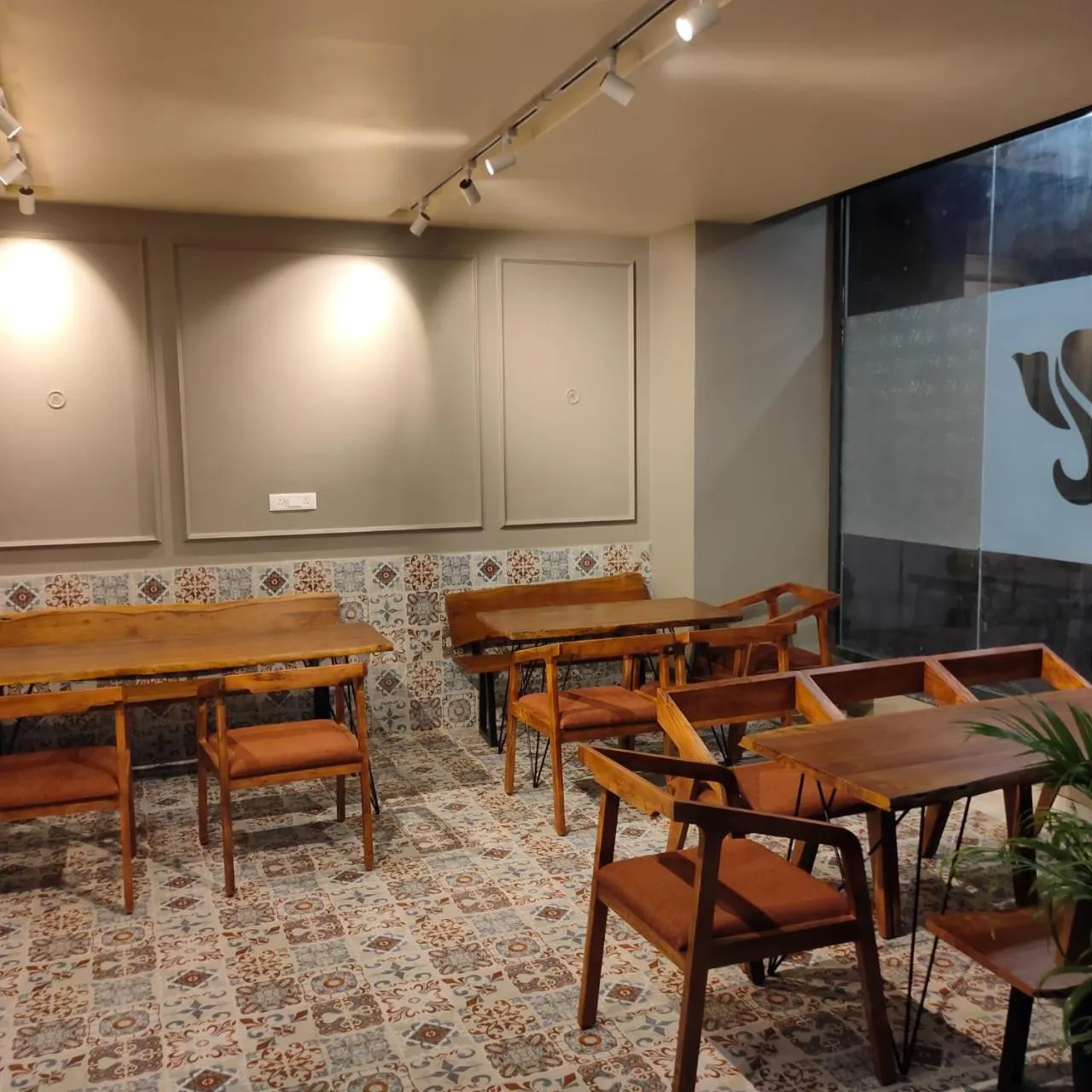 Restaurant/places to eat in Hotel The Golf 1