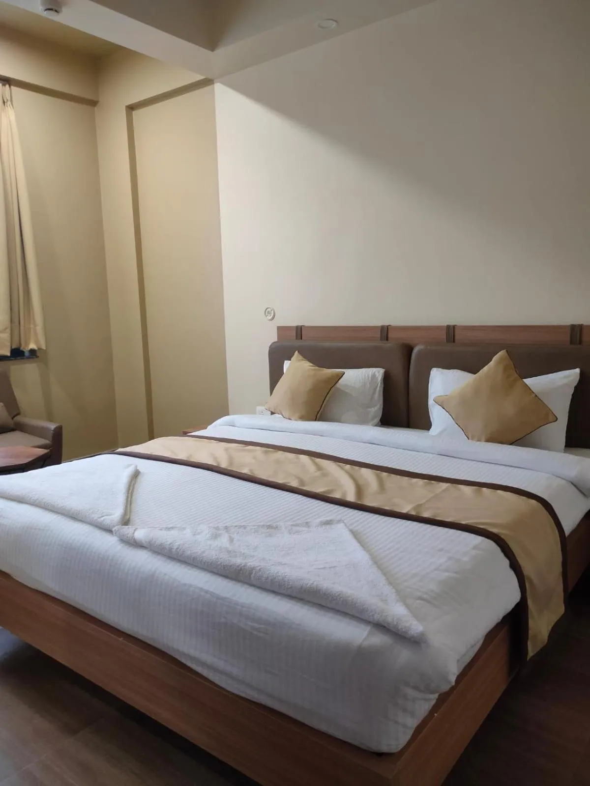 Photo of the whole room in Hotel The Golf 1