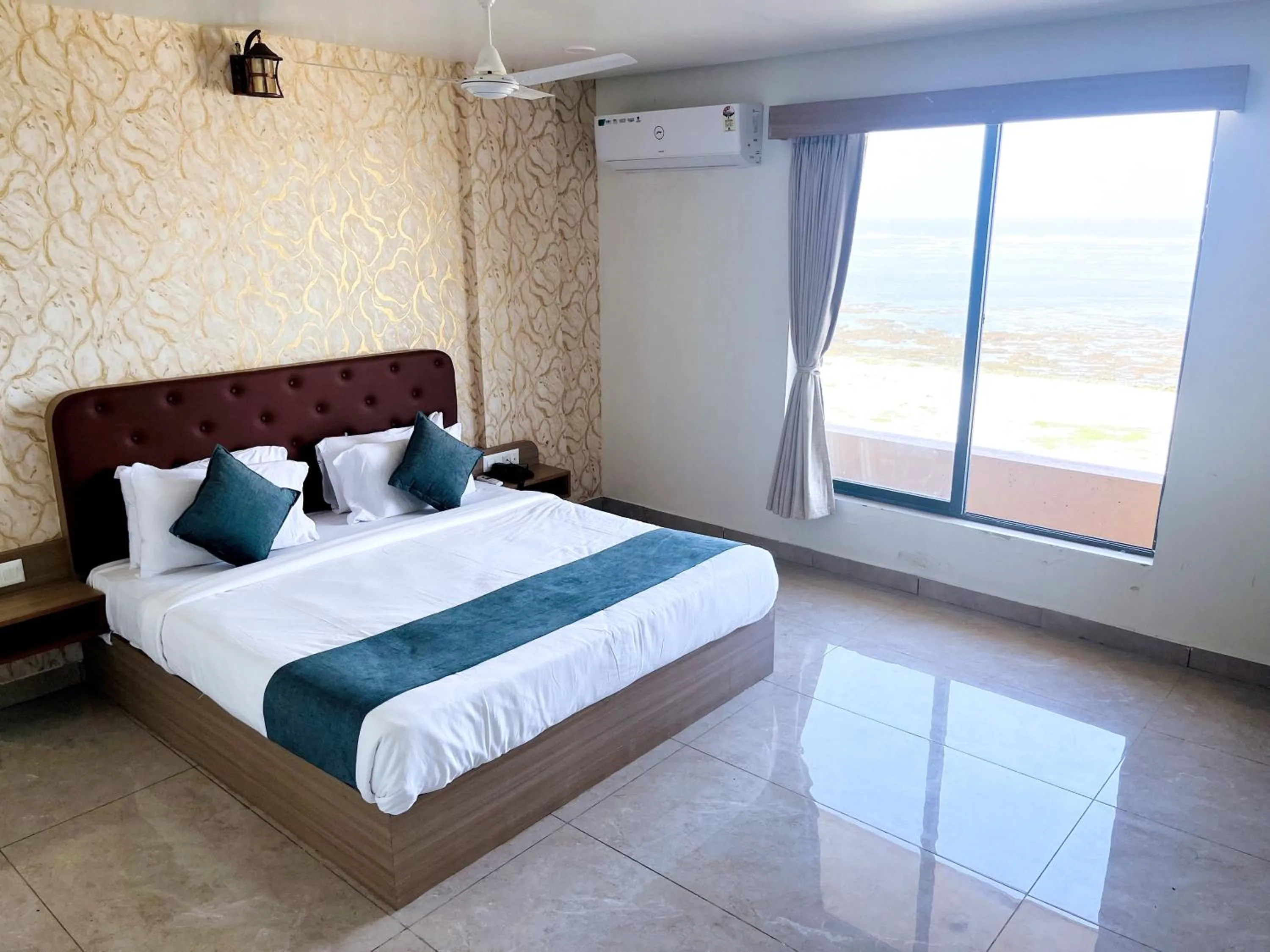 Bed in The Sky Comfort Beach Hotel, Dwarka