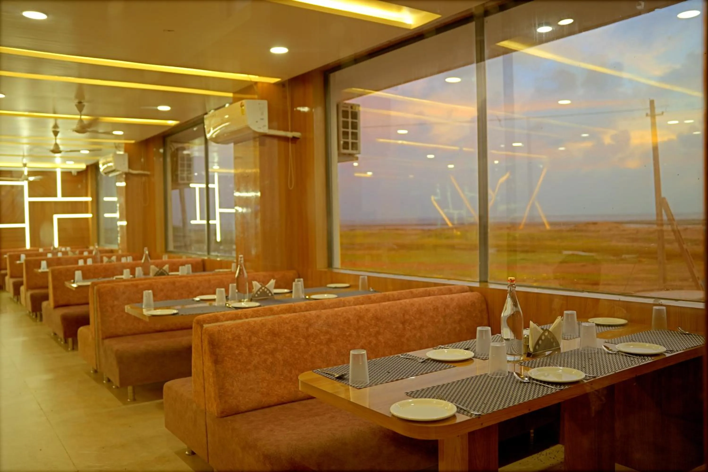 Restaurant/places to eat in The Sky Comfort Beach Hotel, Dwarka
