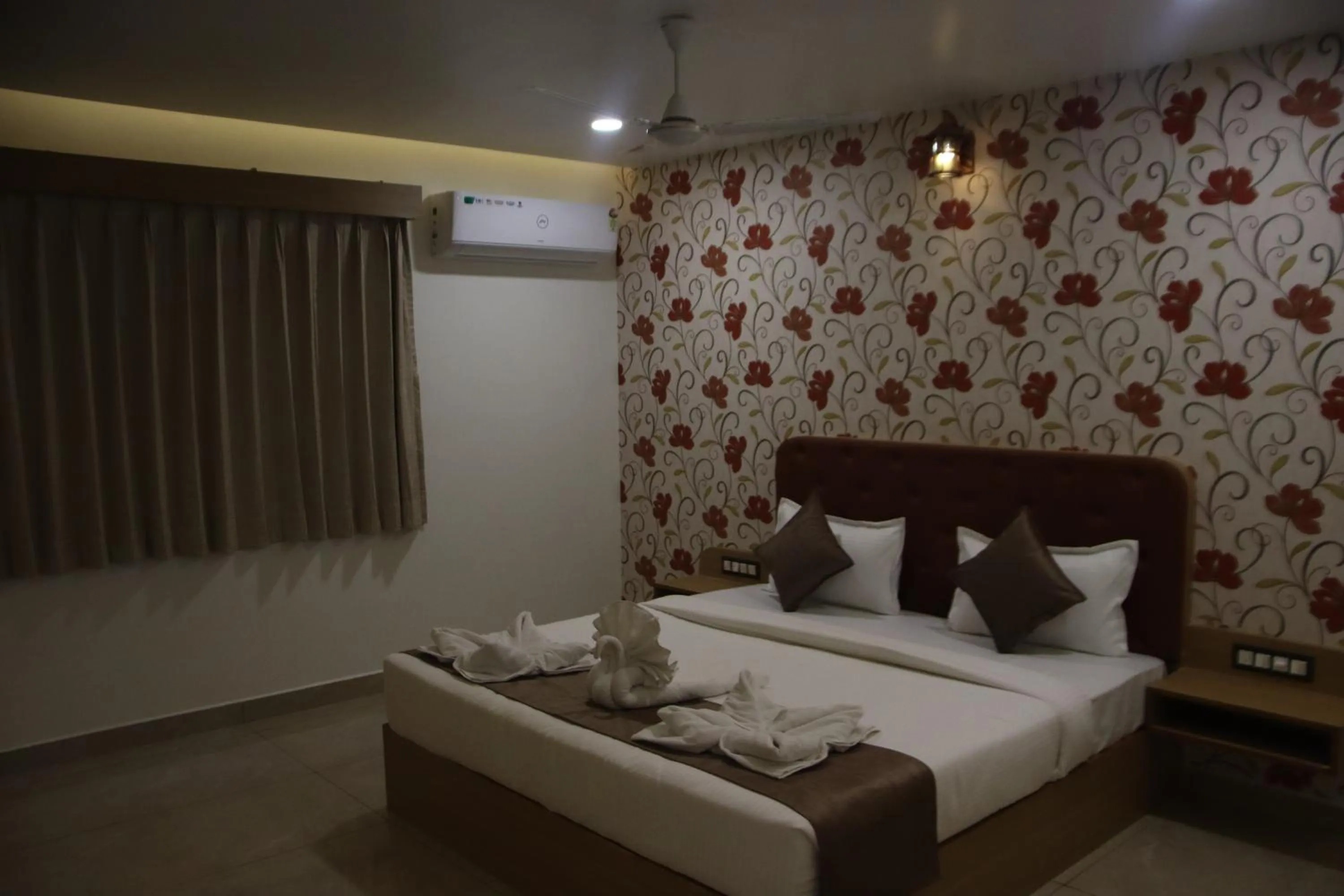 Bedroom in The Sky Comfort Beach Hotel, Dwarka
