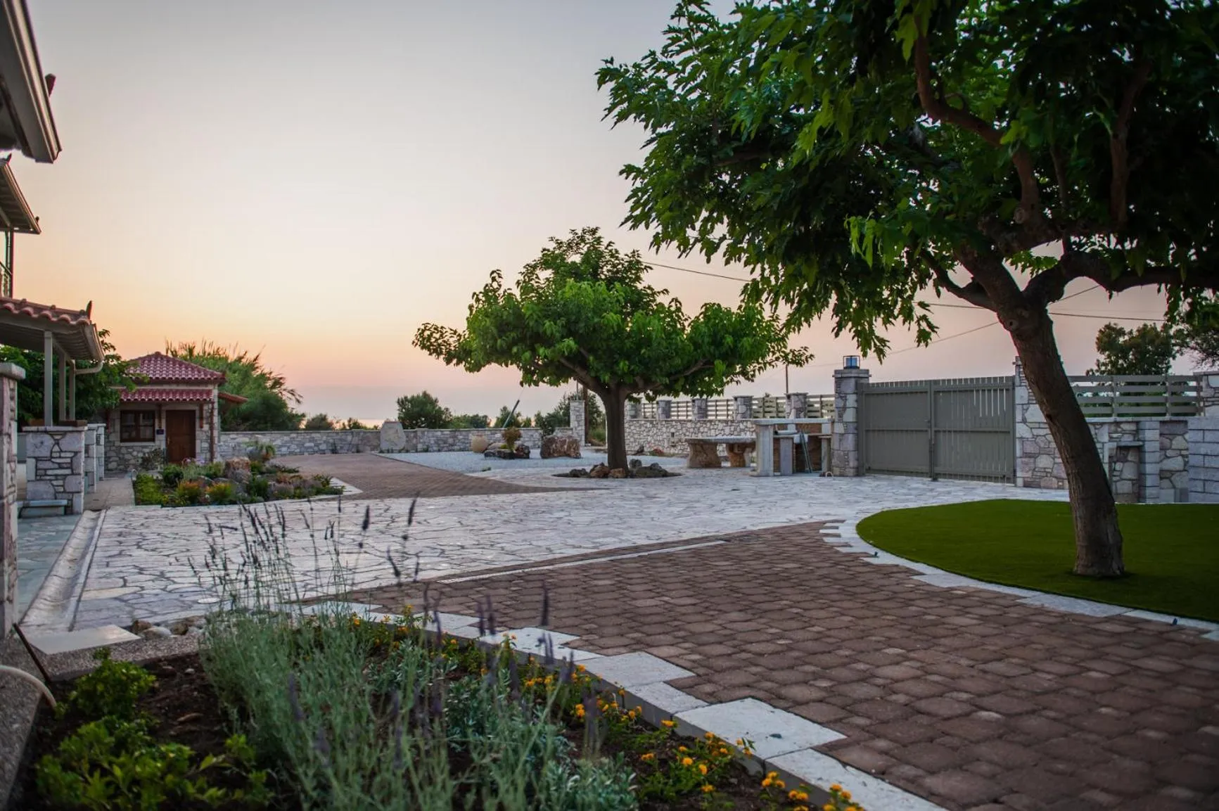 Garden in Terra Hélios Suites & Studios