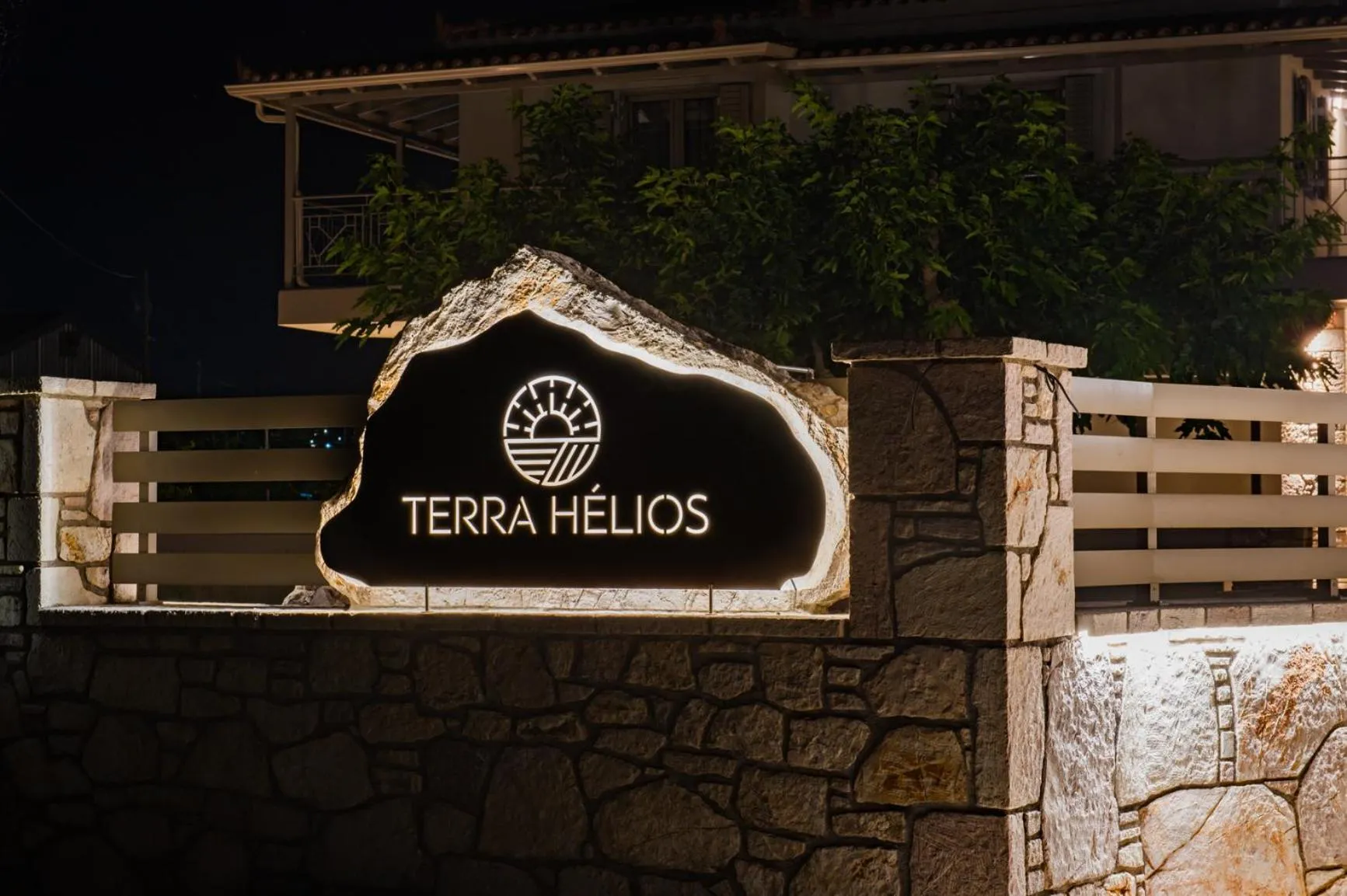 Property logo or sign in Terra Hélios Suites & Studios