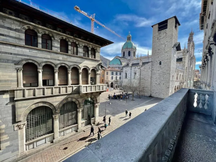 Esclusivo 130MQ fronte duomo e lago e terrazza