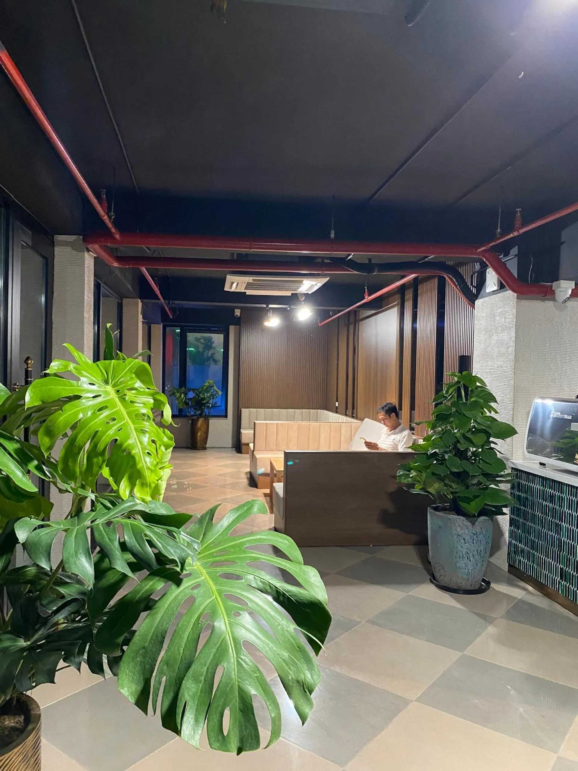 Restaurant/places to eat in Riverside Hotel Hà Nam