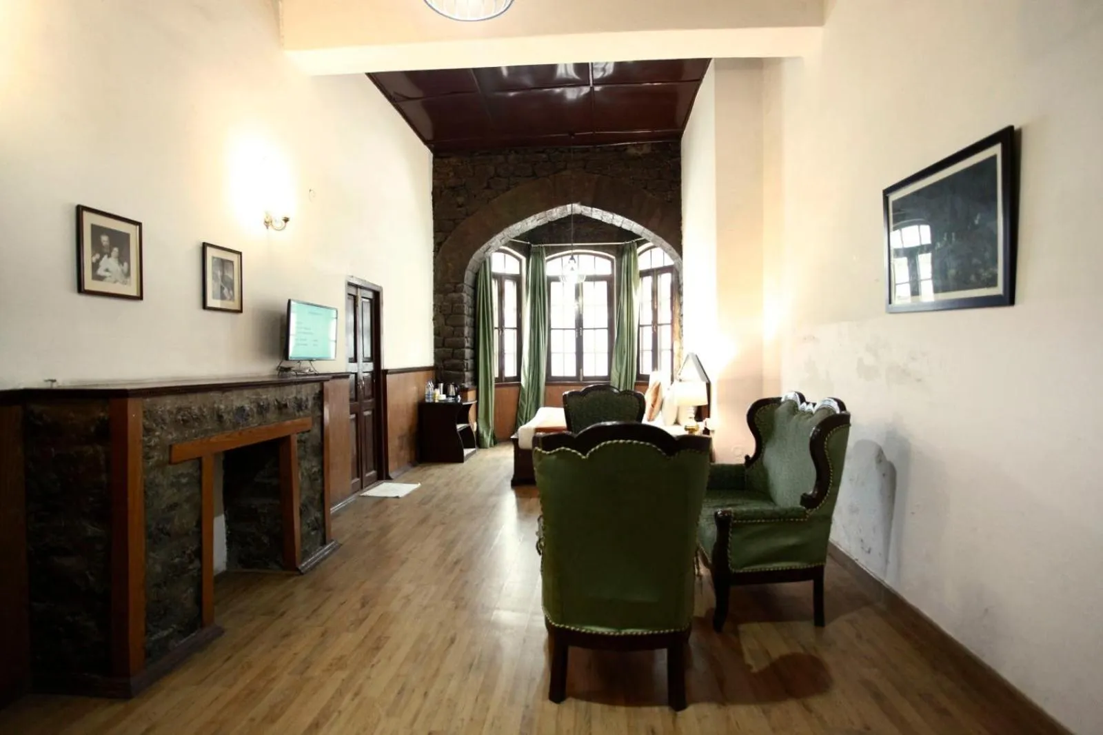 Restaurant/places to eat in The Palace Belvedere Nainital By Royal Collection Hotels