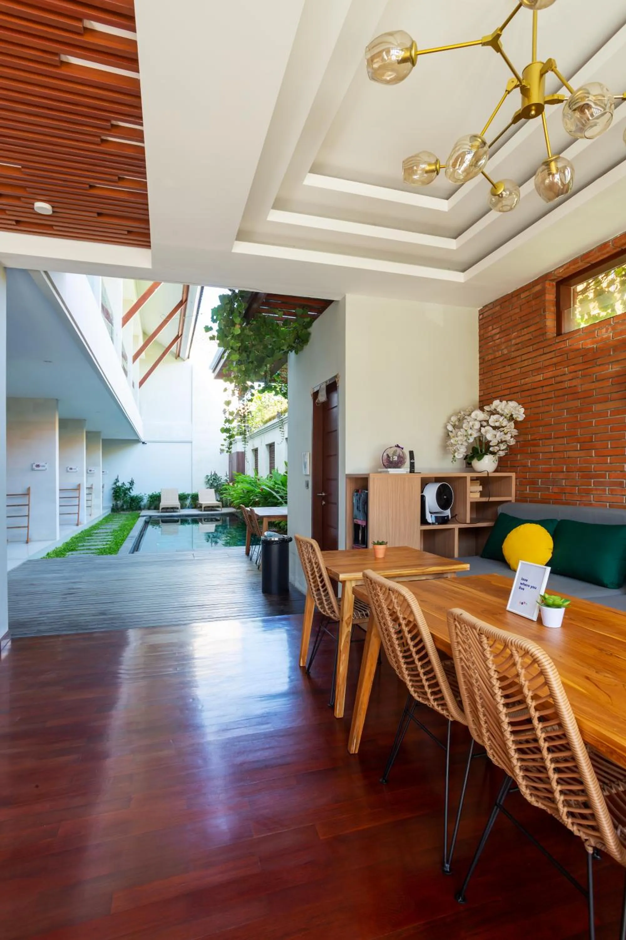 Seating area in Cove Ransha Stay