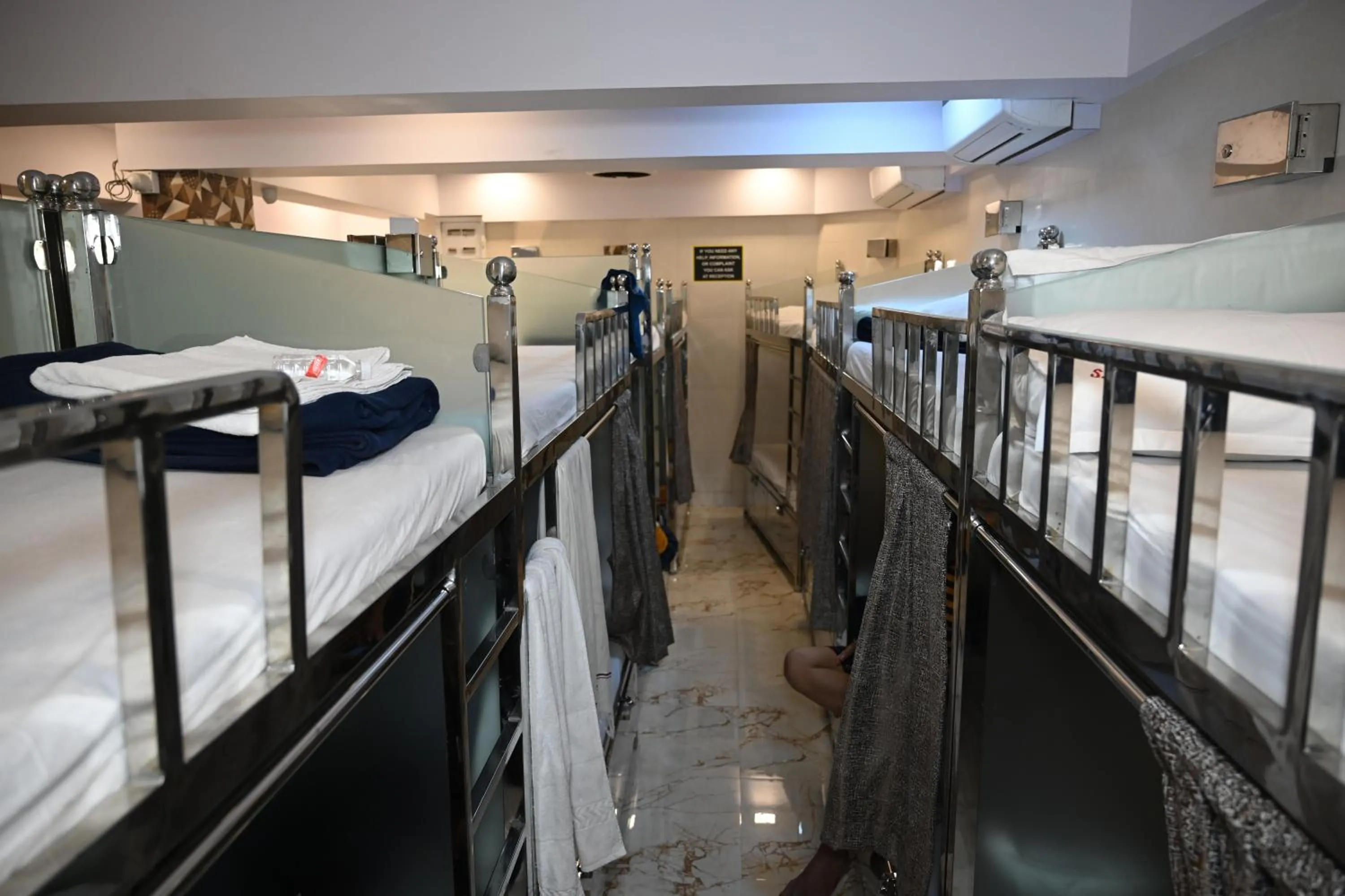 Bed in Sagar Dormitory Andheri - Nearest to Andheri Railway Station West