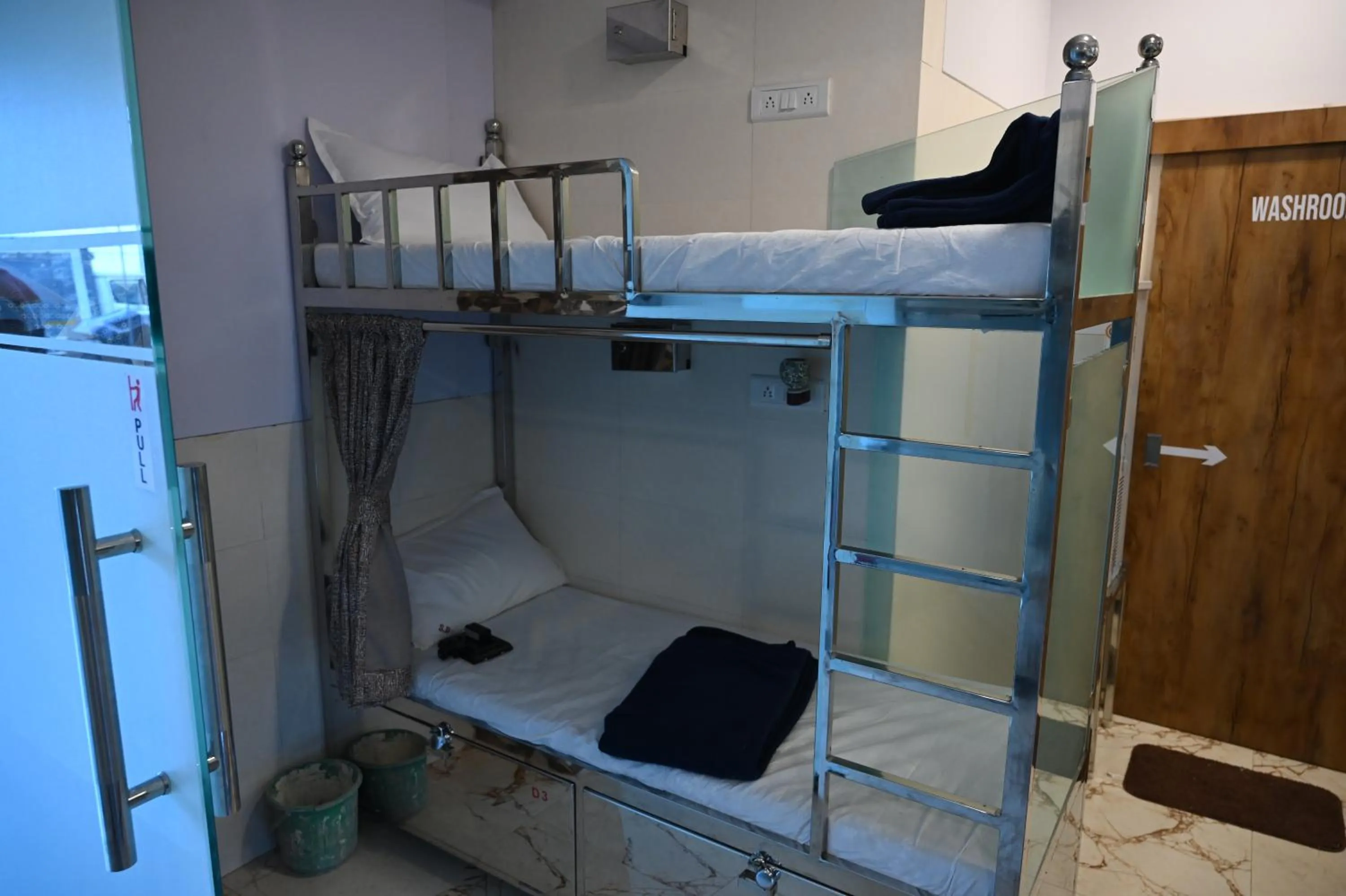 Bed in Sagar Dormitory Andheri - Nearest to Andheri Railway Station West