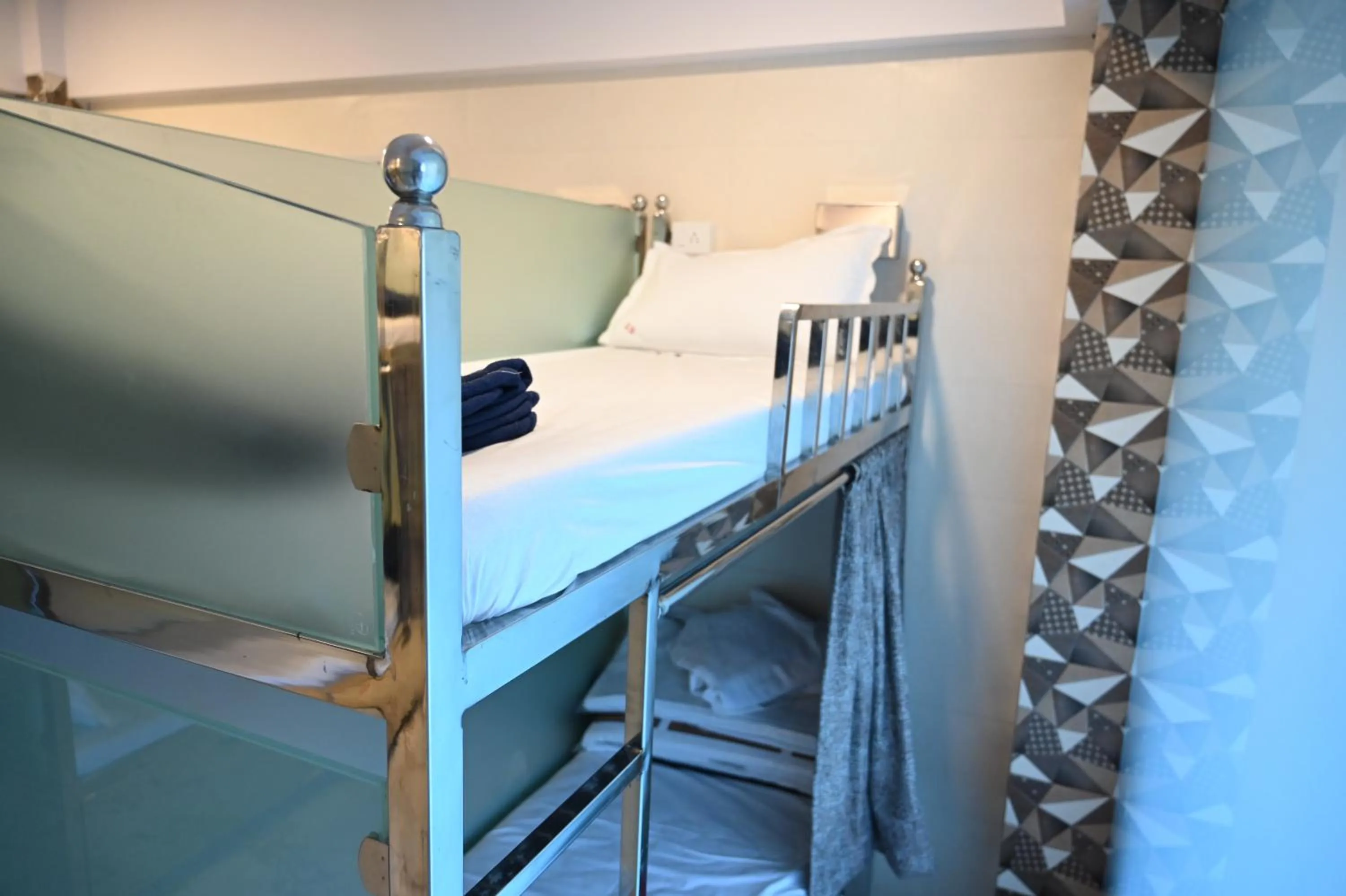 Bed in Sagar Dormitory Andheri - Nearest to Andheri Railway Station West