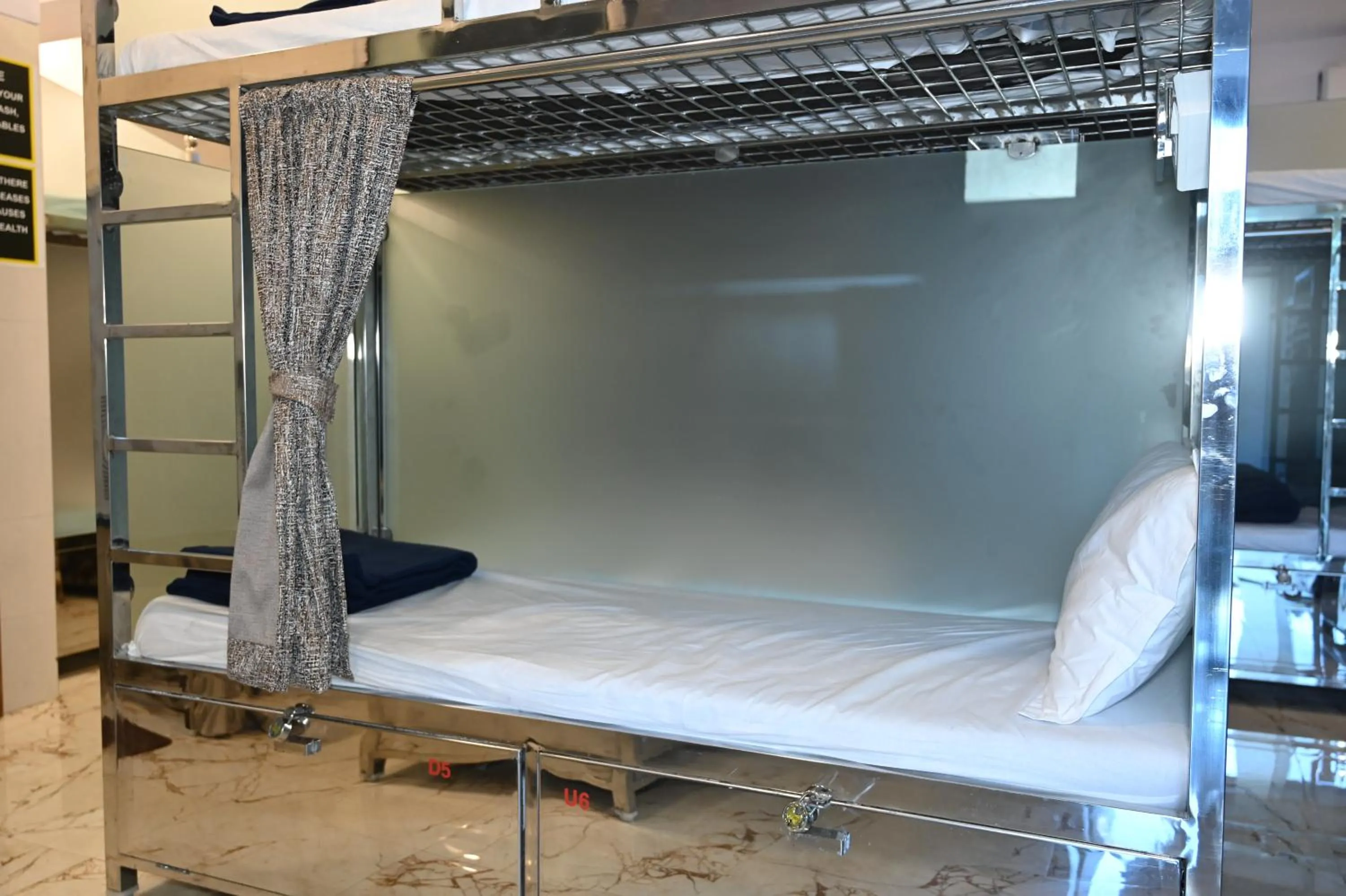 Bed in Sagar Dormitory Andheri - Nearest to Andheri Railway Station West