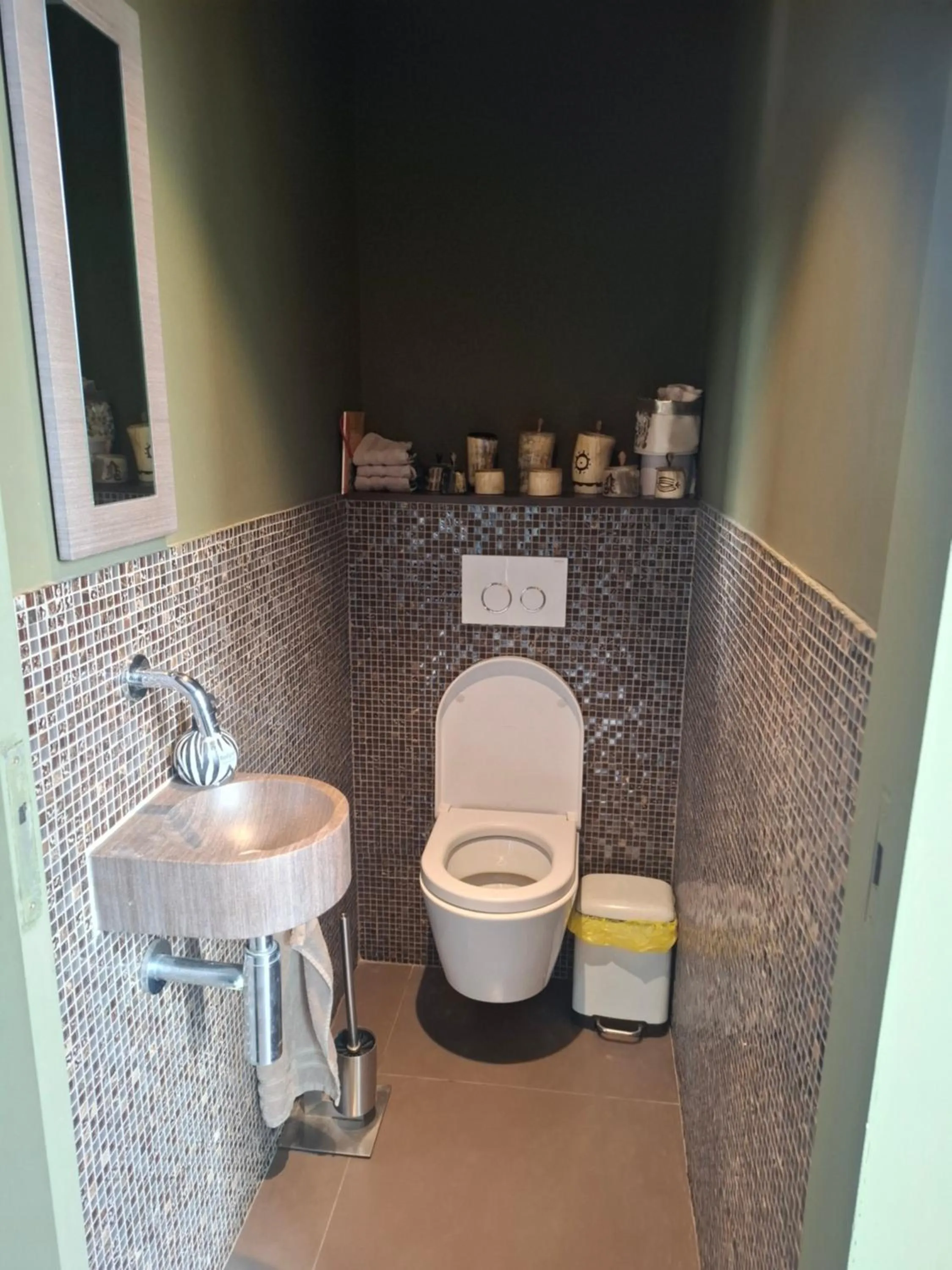 Toilet in B&B Finis terrae with wellness
