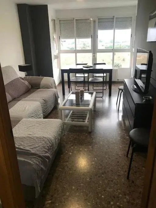 Apartamento cómodo y espacioso con parking Apartamento cómodo y espacioso con parking