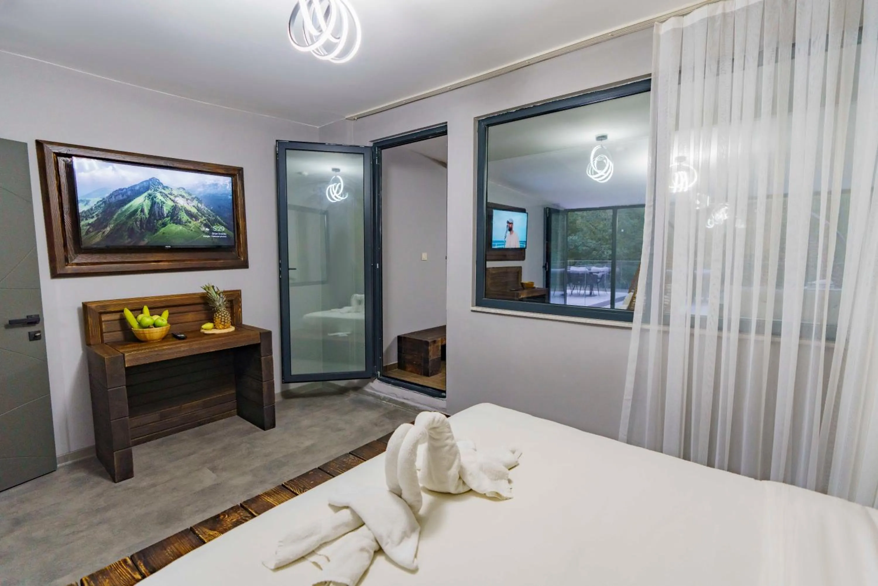 TV and multimedia in Macartaşı Hotel