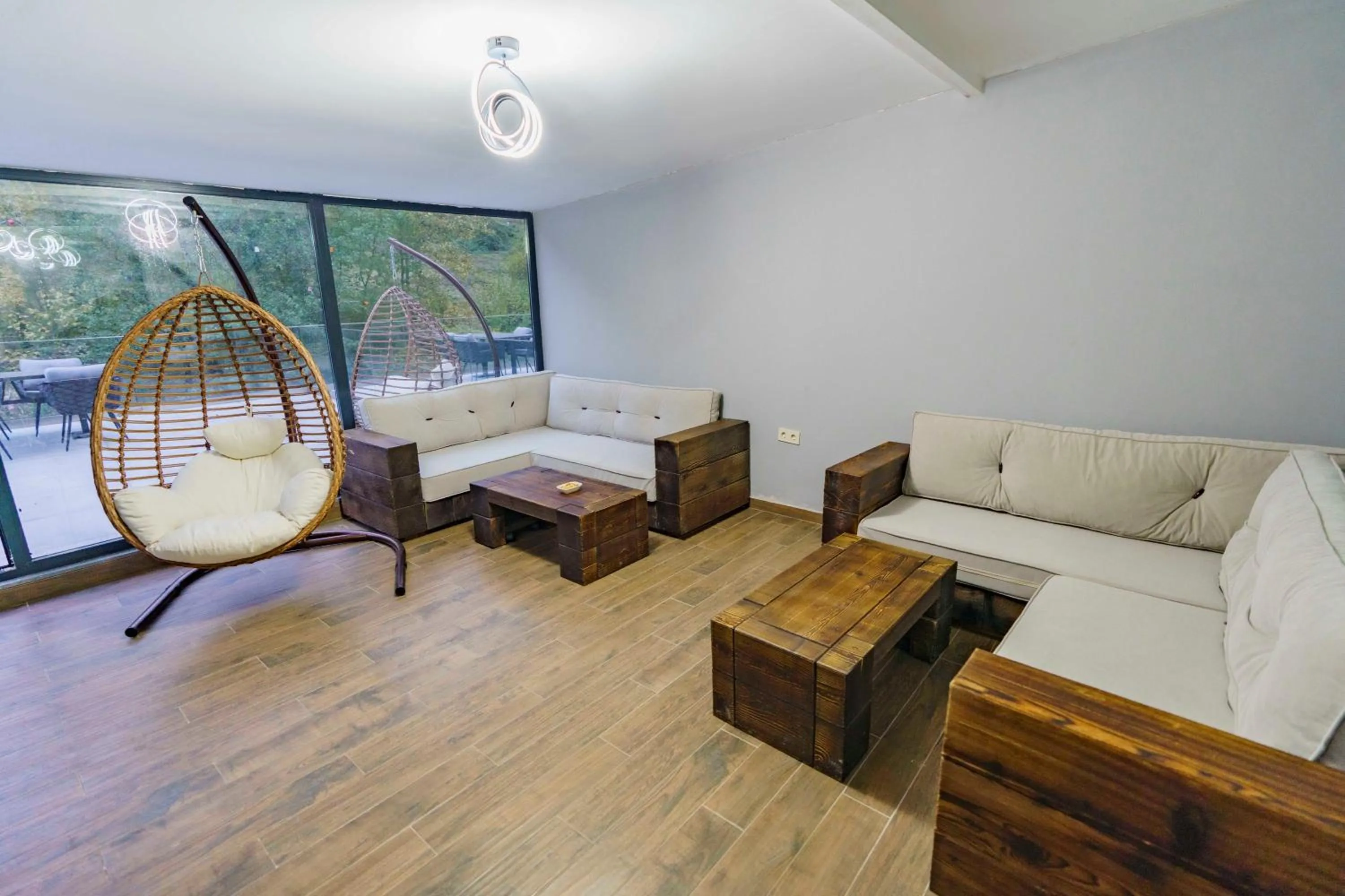 Seating area in Macartaşı Hotel