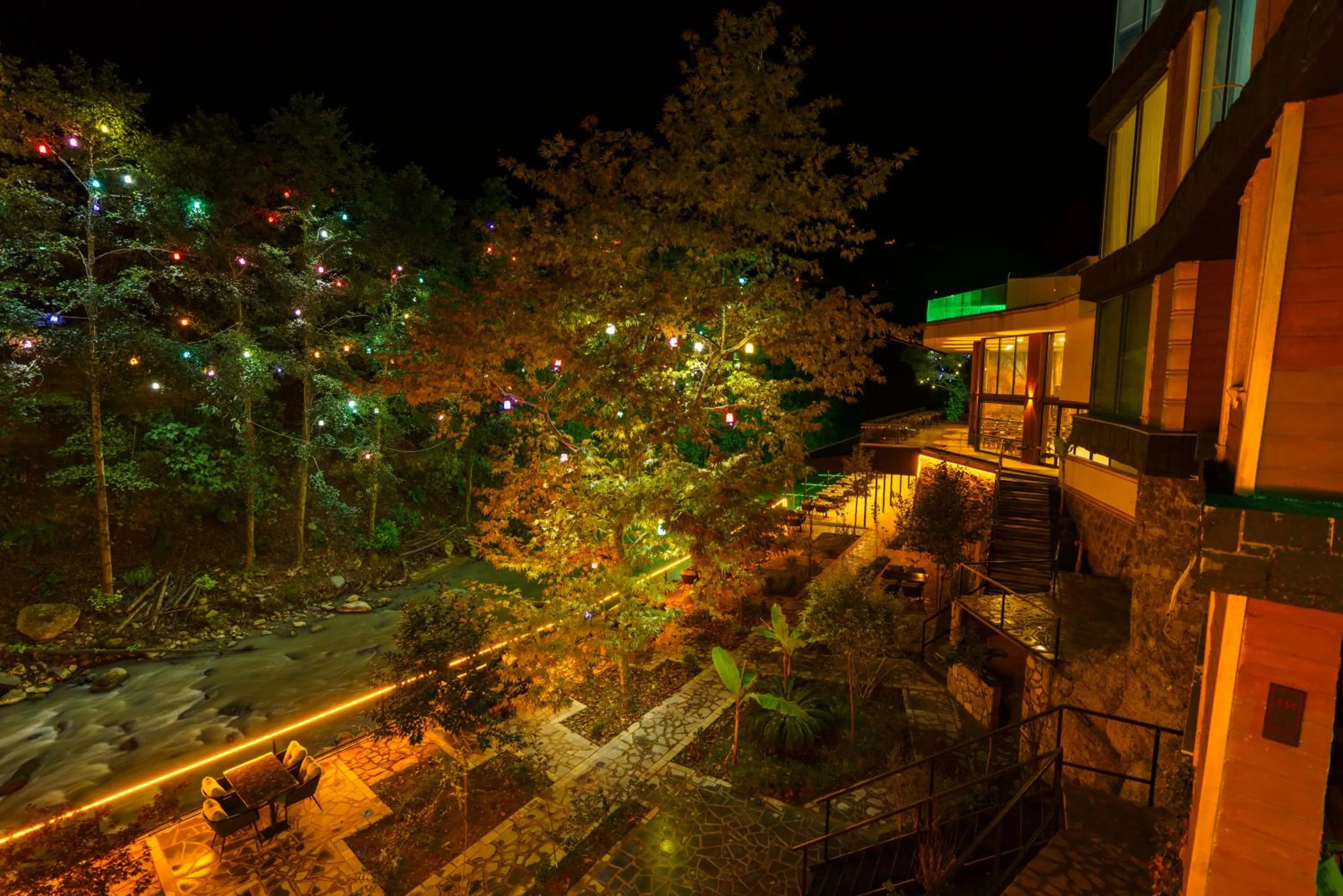 Garden in Macartaşı Hotel