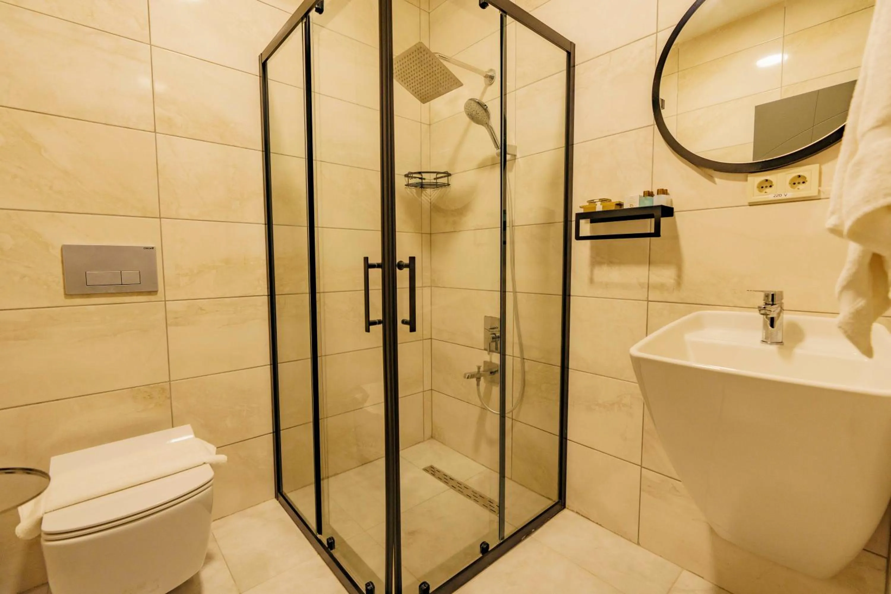 Bathroom in Macartaşı Hotel