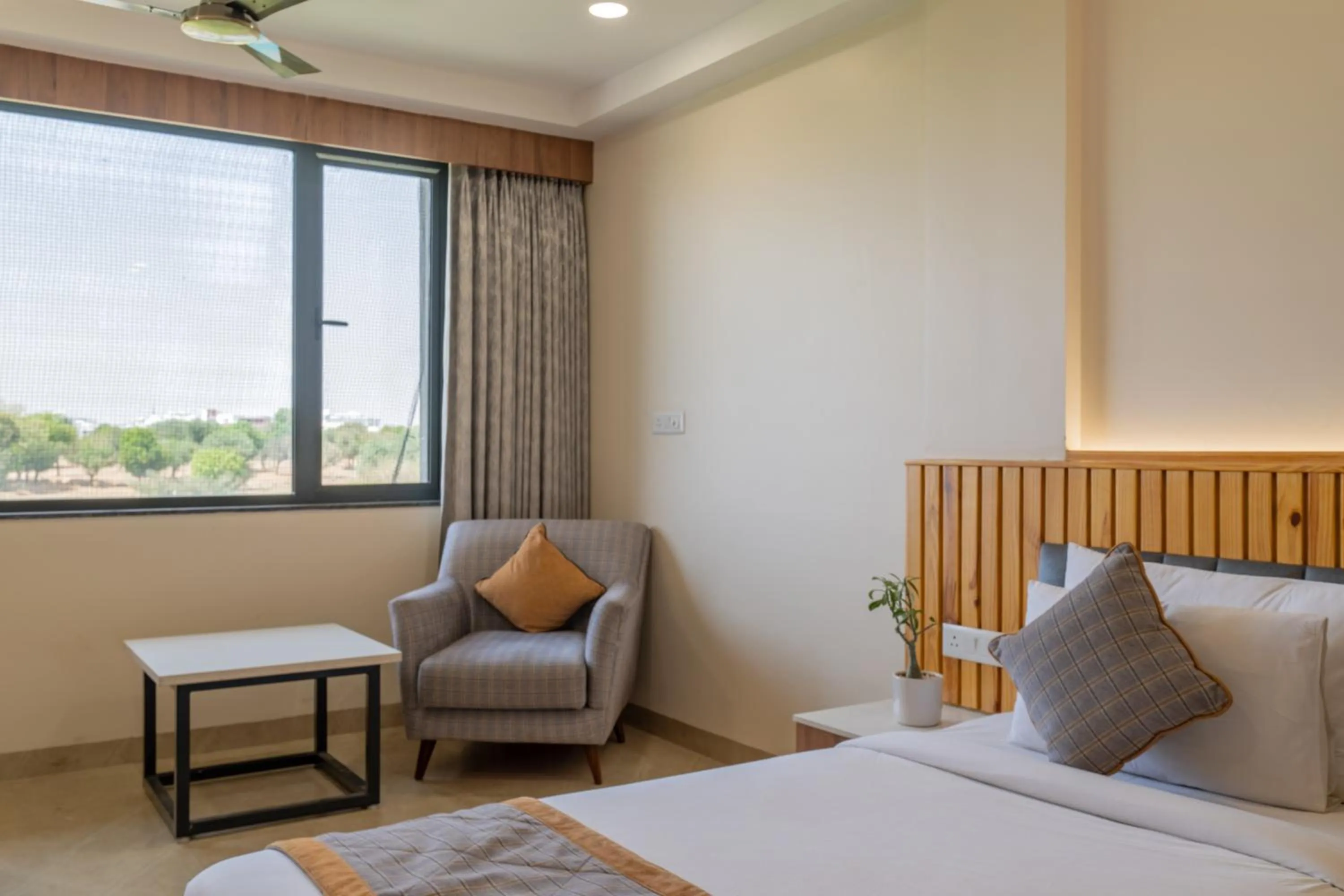 Photo of the whole room in Hotel Highway King Bagru