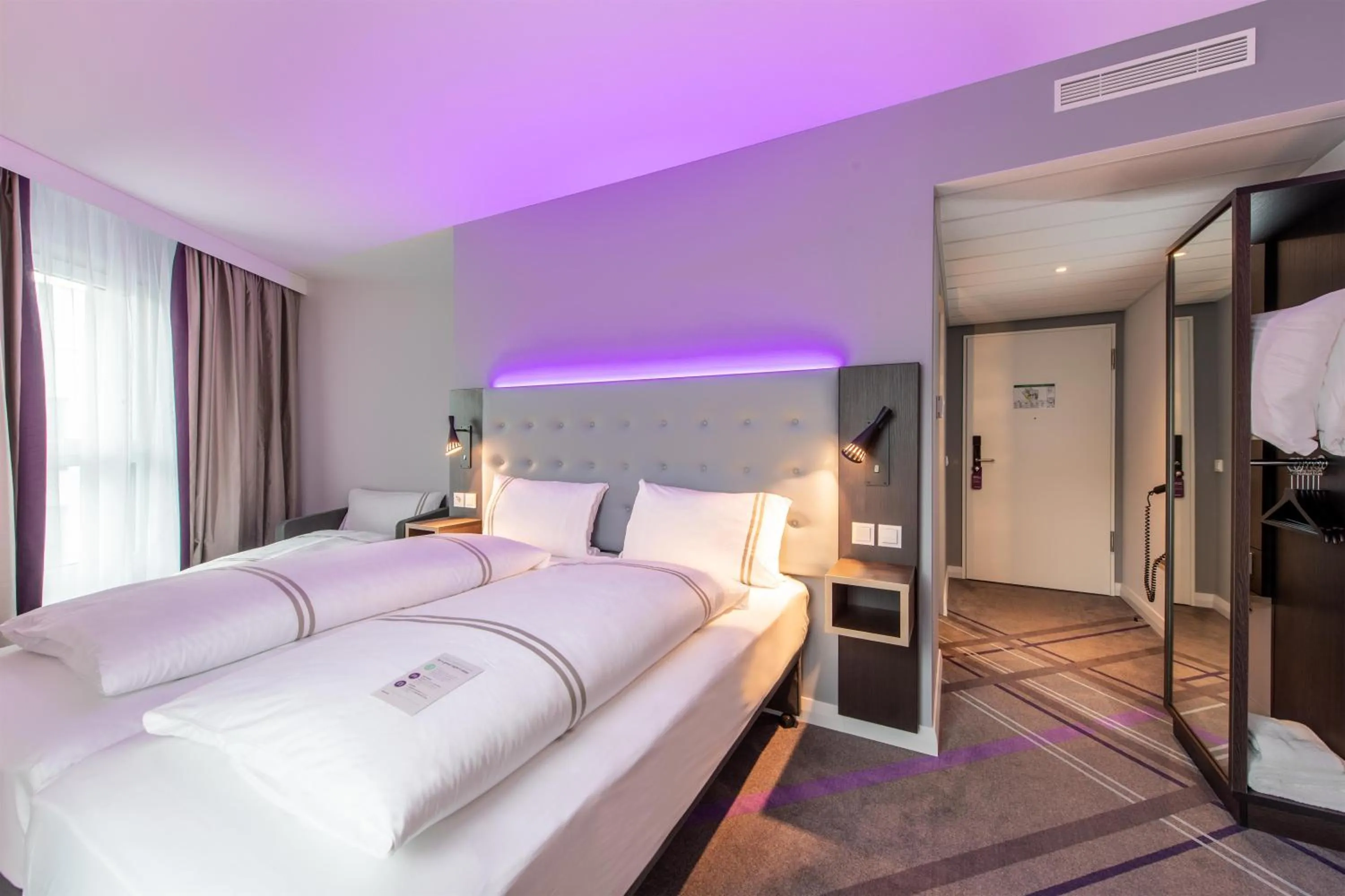 Bedroom, Bed in Premier Inn Stuttgart Feuerbach