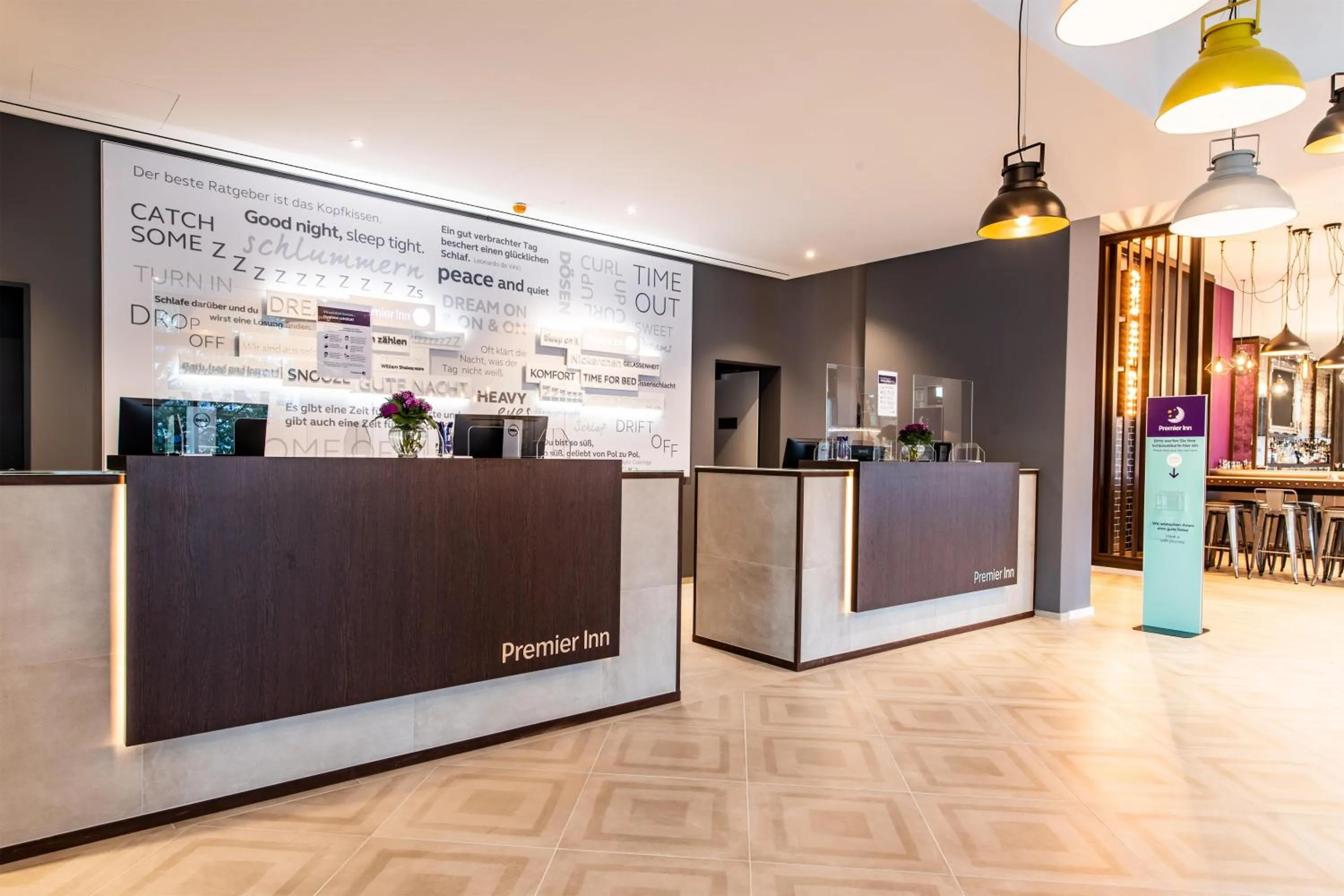 Lobby or reception in Premier Inn Stuttgart Feuerbach