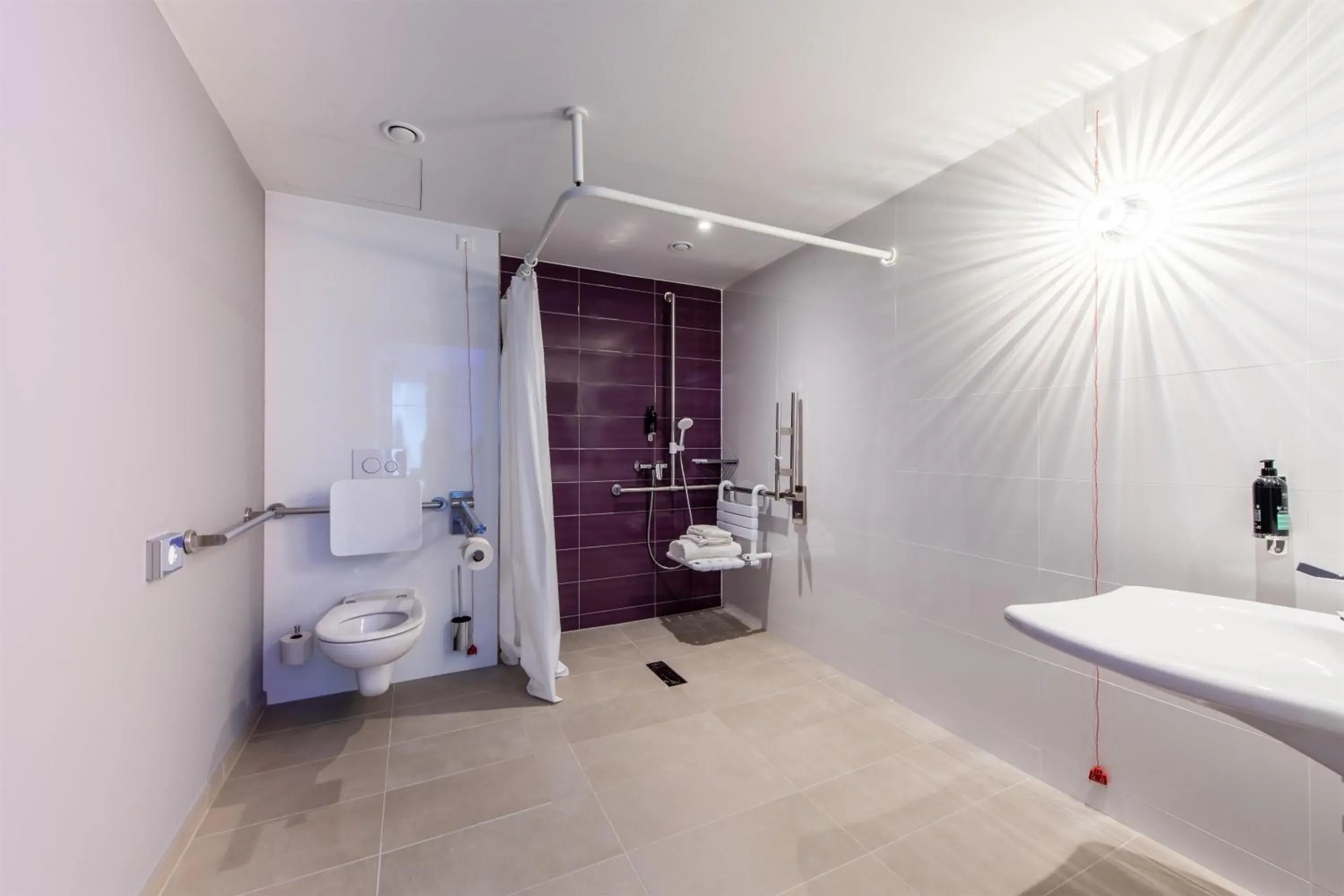 King Room - Disability Access w/ walk in shower in Premier Inn Stuttgart Feuerbach King Room - Disability Access w/ walk in shower in Premier Inn Stuttgart Feuerbach