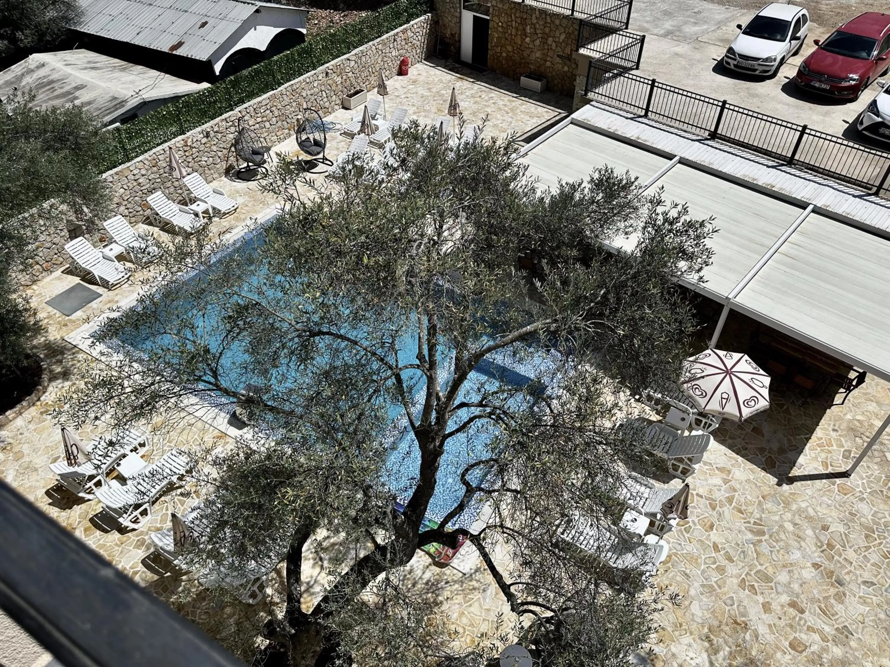 Day in Akhdar Apartments