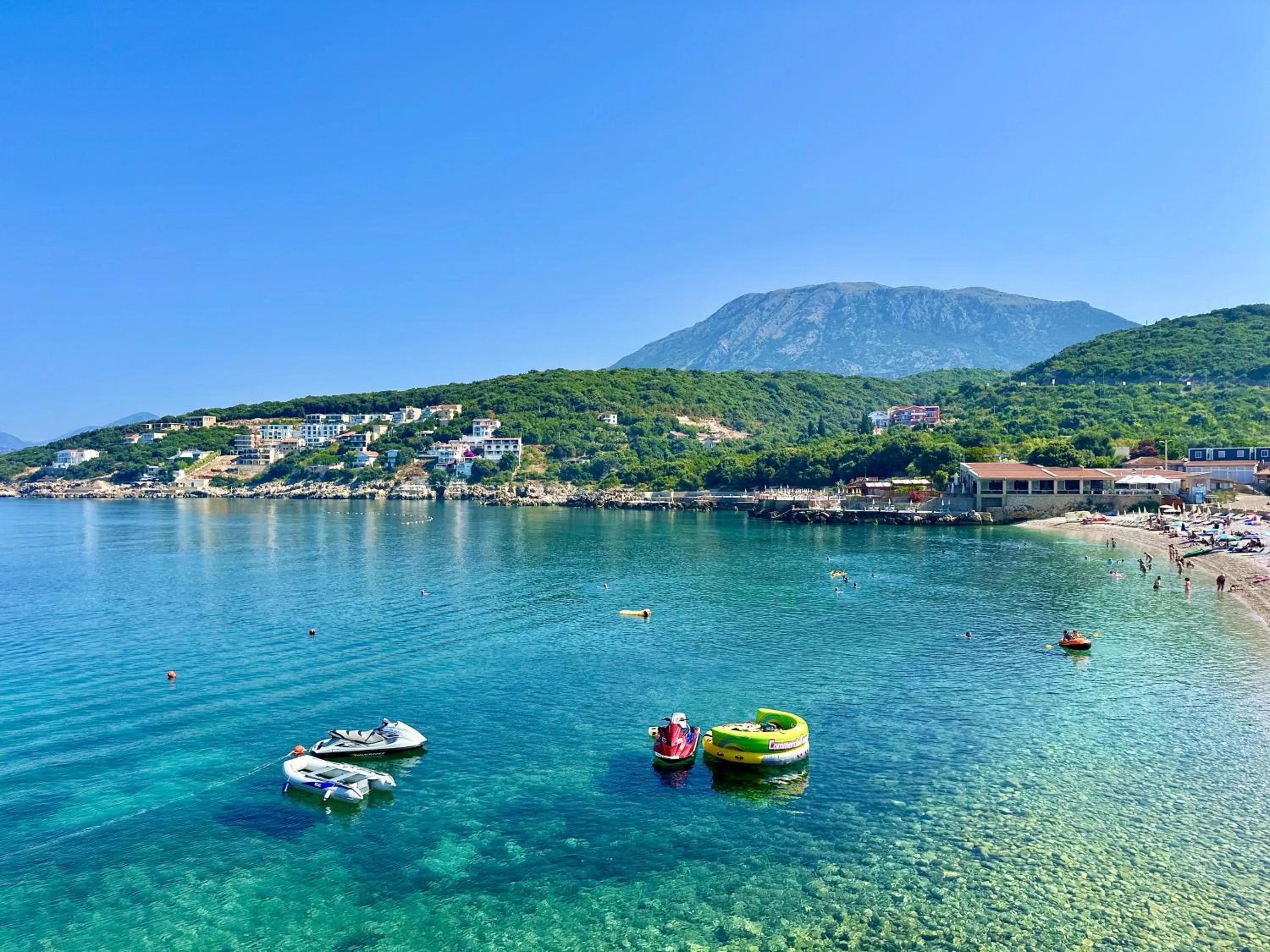 Day in Akhdar Apartments