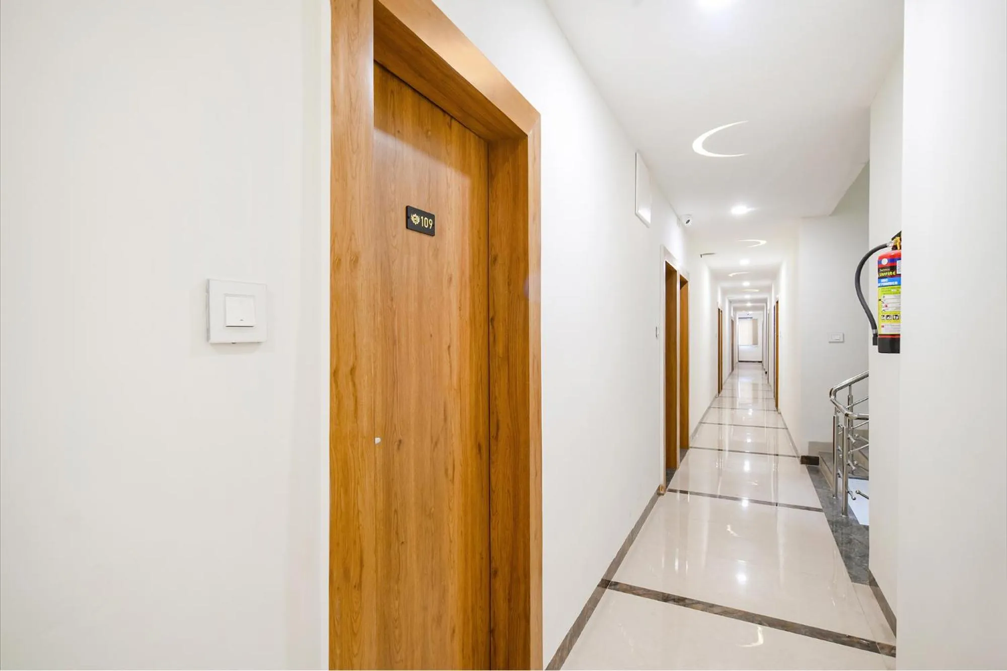 Lobby or reception in FabHotel Woodlark Inn