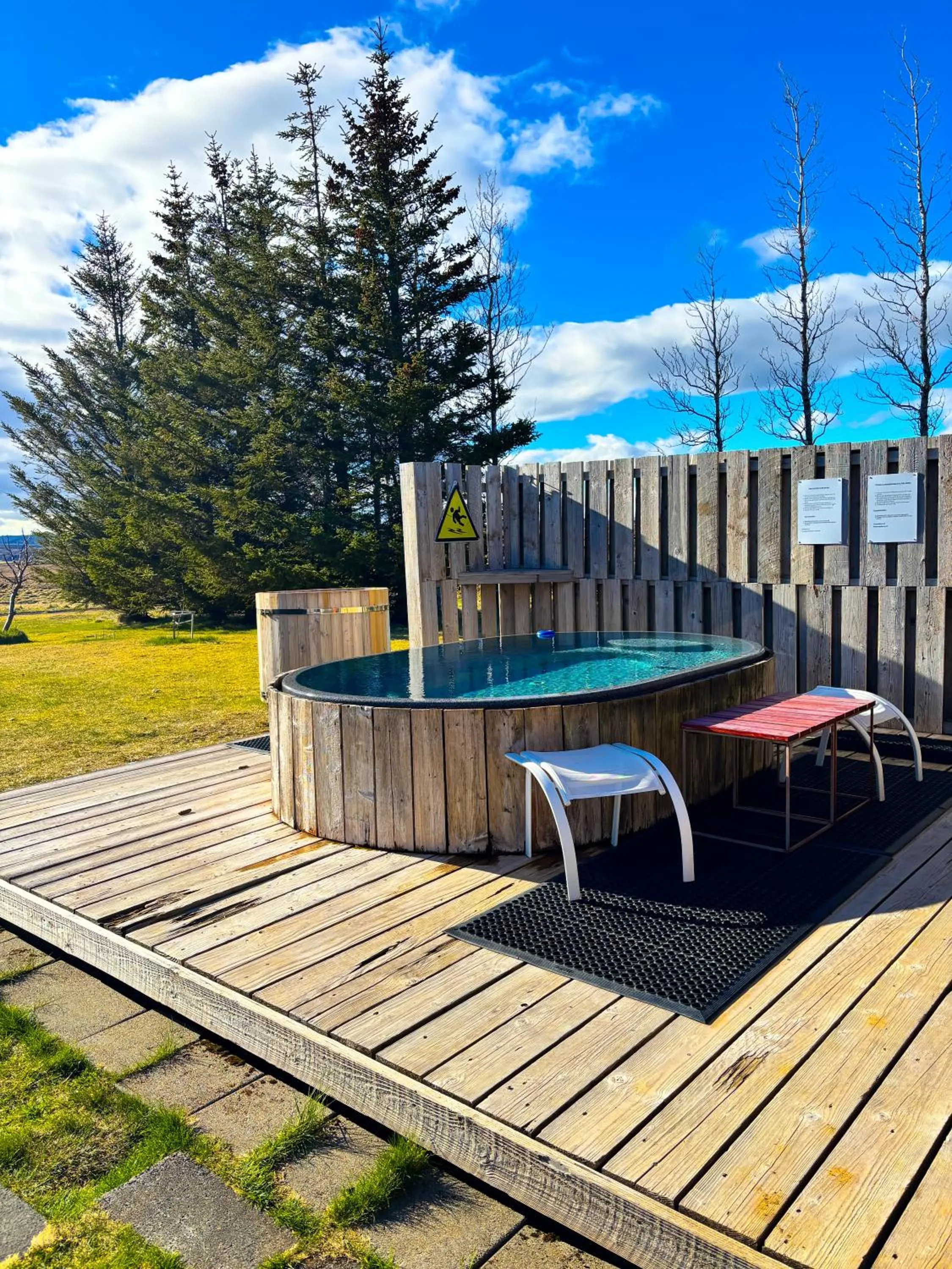 Hot Tub in Hotel Brú countryside