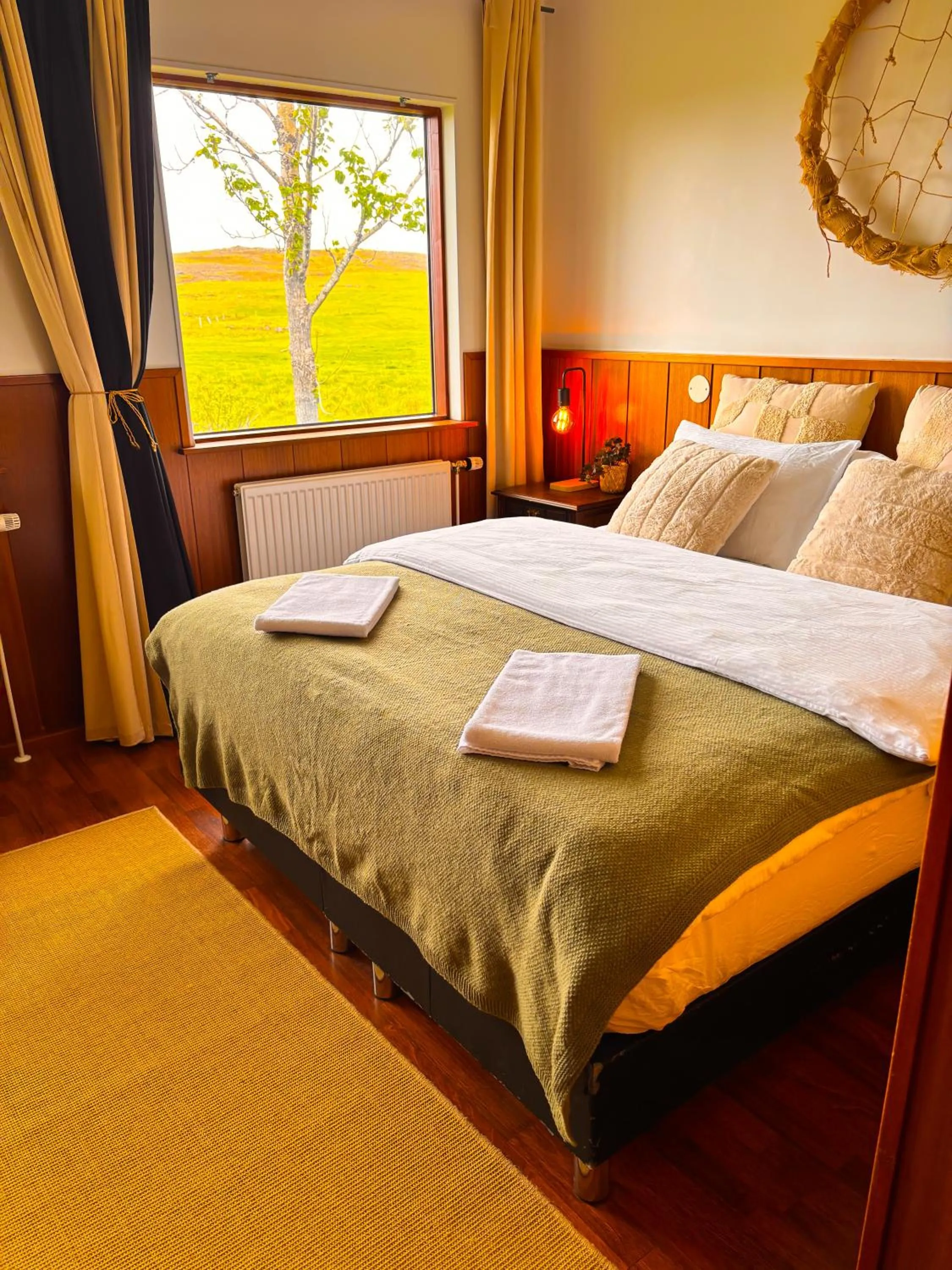 Bed in Hotel Brú countryside