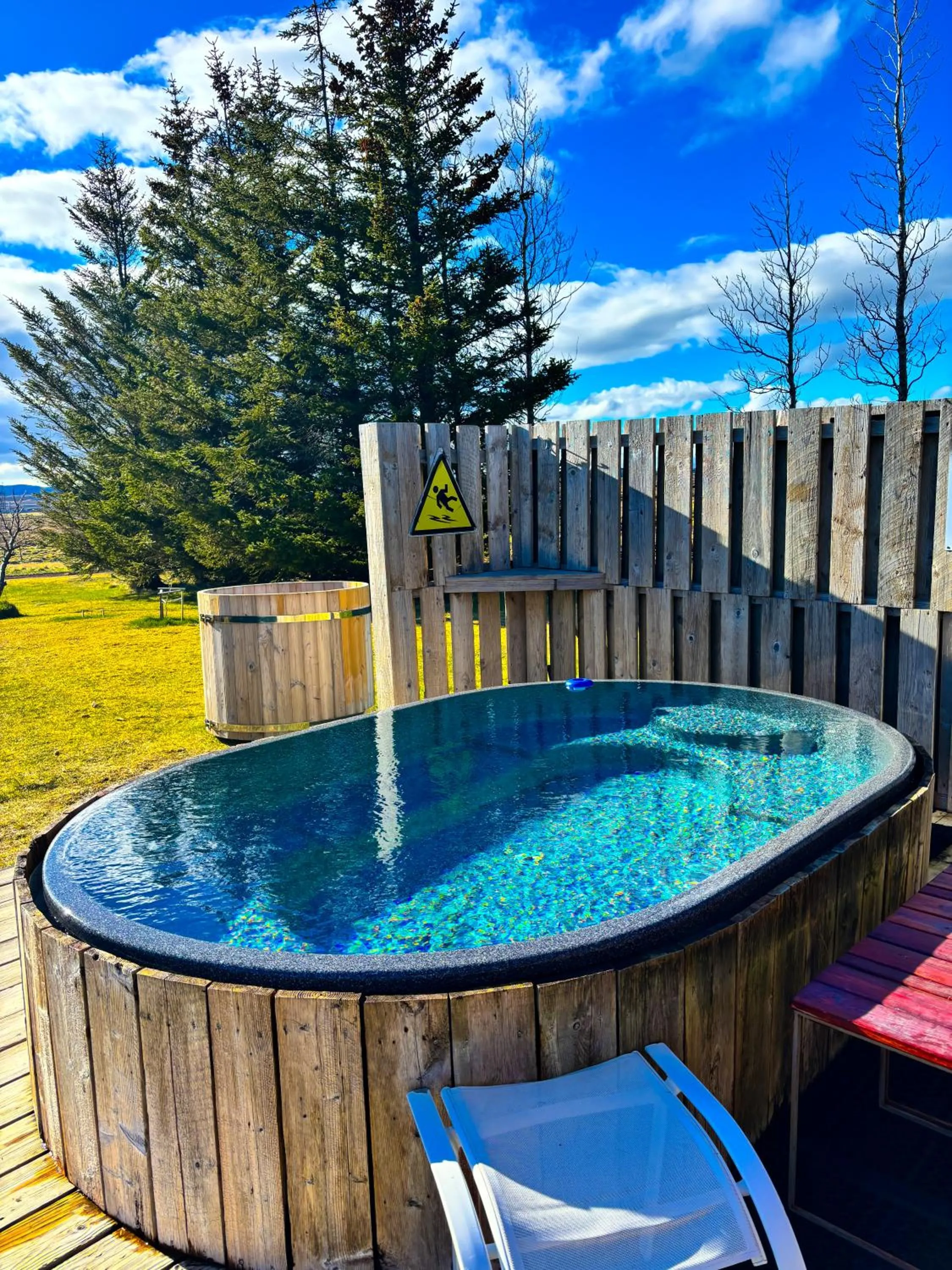 Hot Tub in Hotel Brú countryside