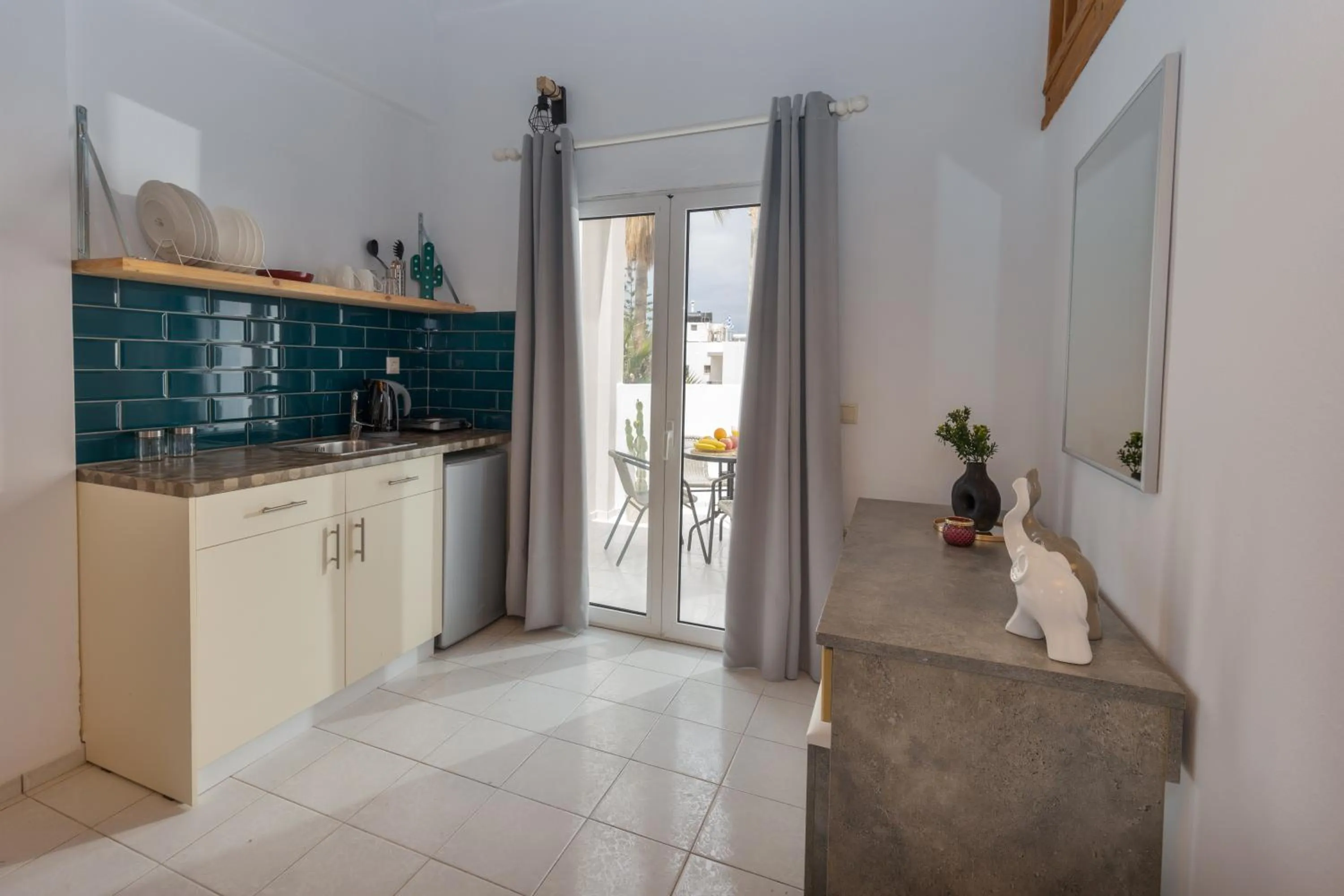 Kitchen or kitchenette in Malia Energy by Estia