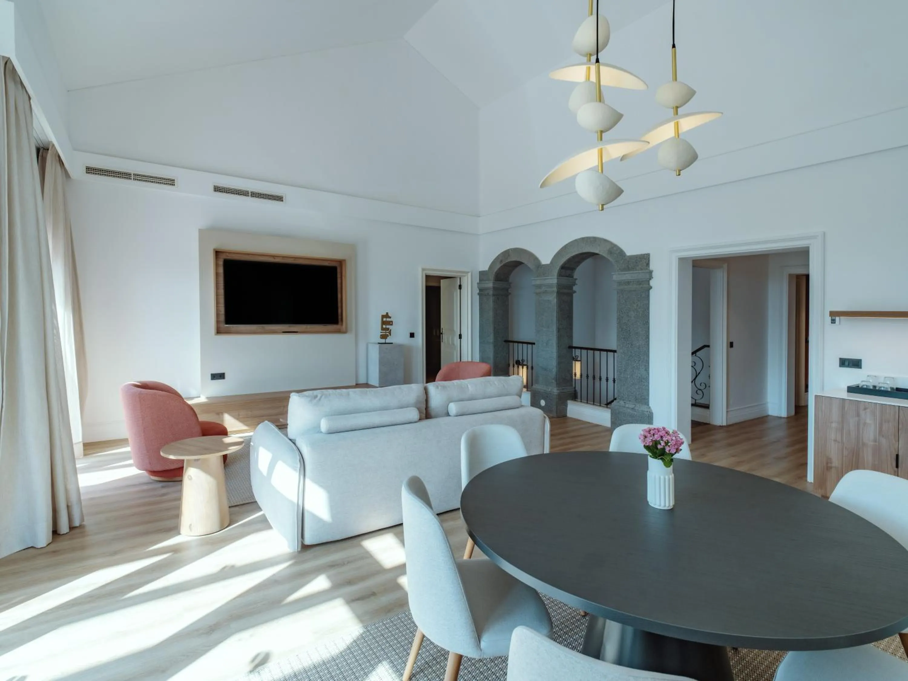 TV and multimedia in Dreams Madeira Resort Spa & Marina