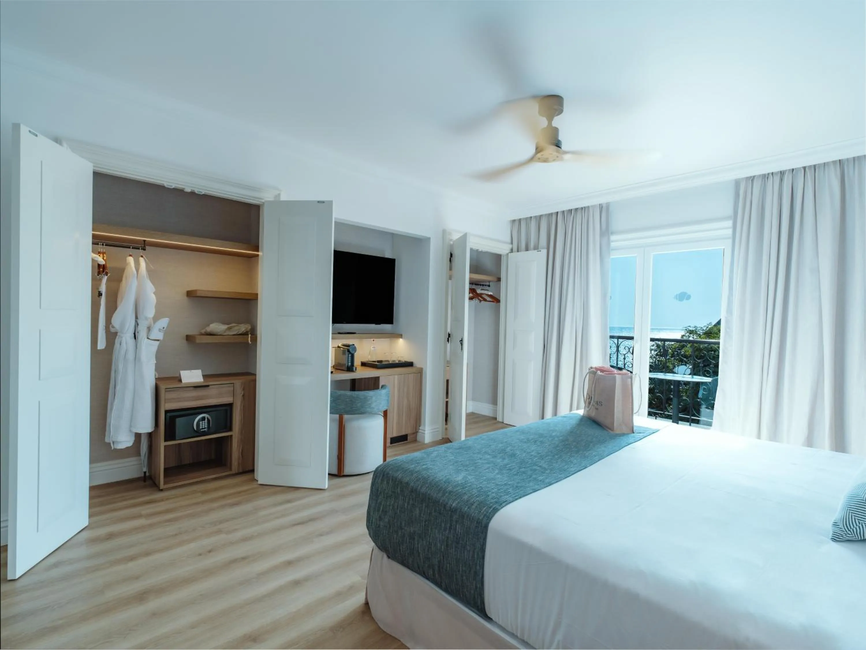 Bed in Dreams Madeira Resort Spa & Marina